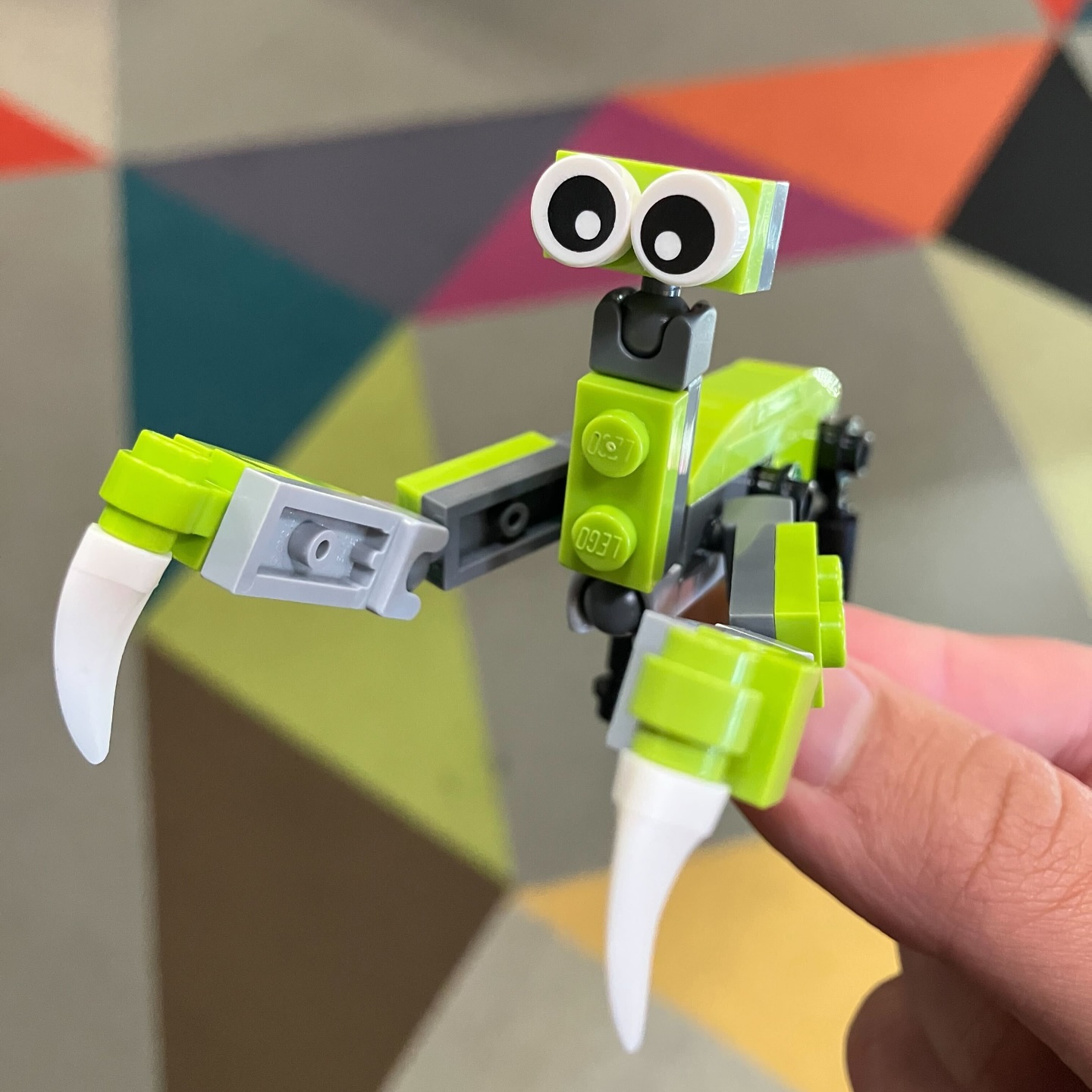 🪲 FREE Mantis Build! ☀️ Come... - Bricks & Minifigs Anaheim | Facebook