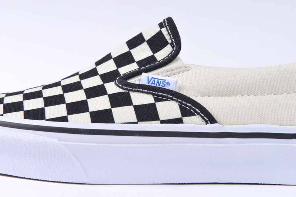 VANSのアイコンであるスティーブ・ヴァン・ドーレンのフィギュアが付属