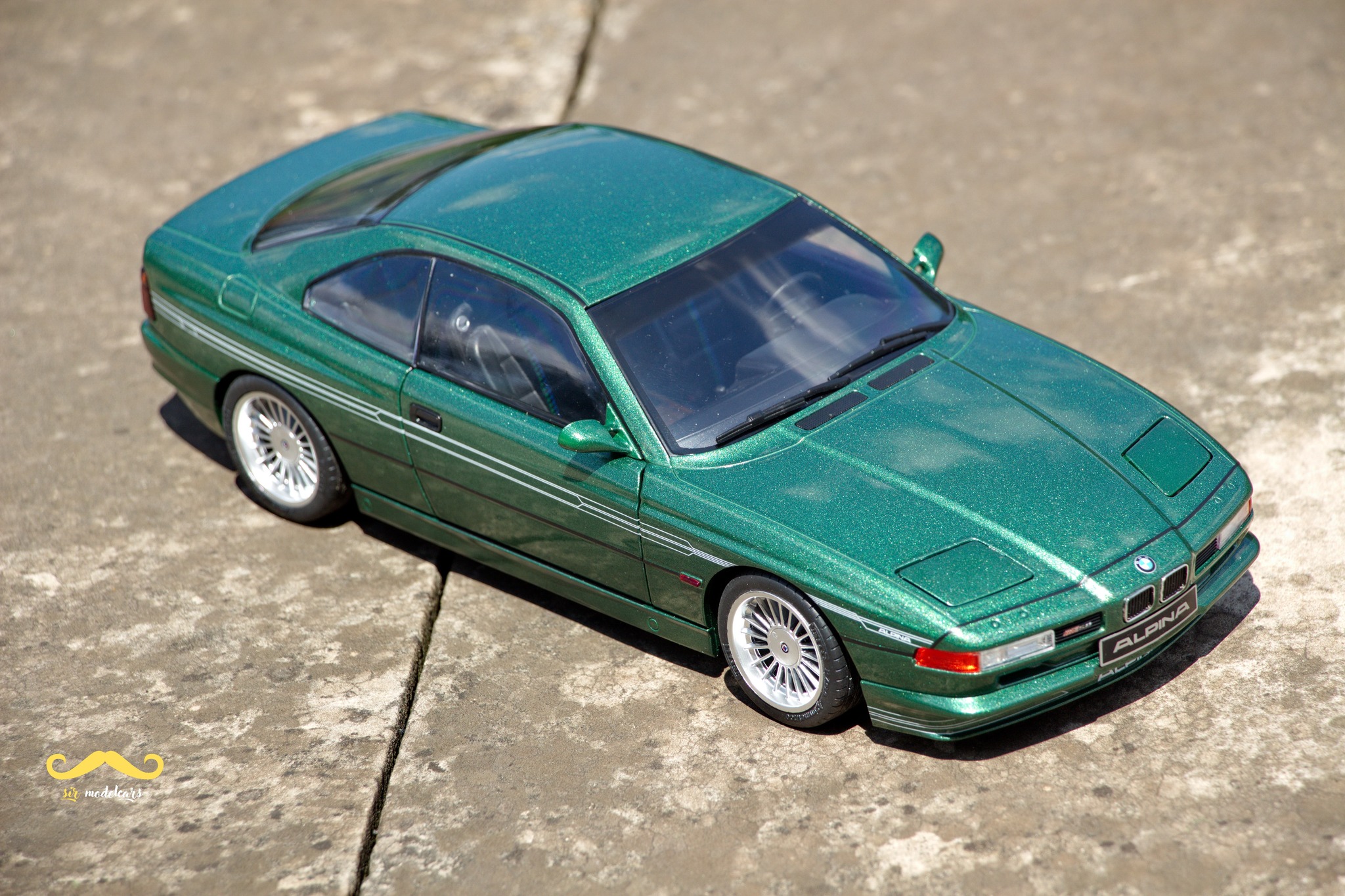 505-024 ソリド 1/18 アルピナ ALPINA B12 ミニカー ソリド 1/18