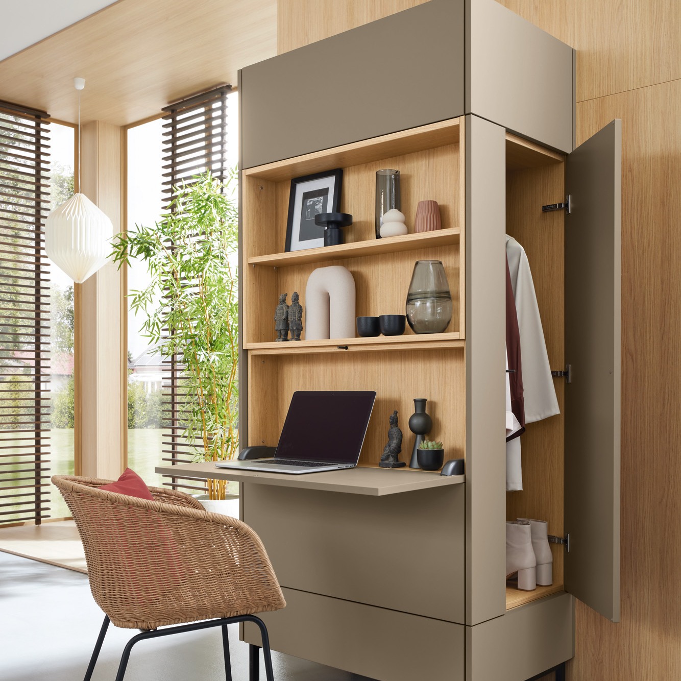 Unser Multifunktionsschrank HOMETOOL designed by Studio michael hilgers vereint Schreibtisch, Garderobe, Regal und Schrank zu einem einzigen Möbelstück. Platz genug für Deine vielfältigen Bedürfnisse! ▻ https://bit.ly/3ZxqAUo