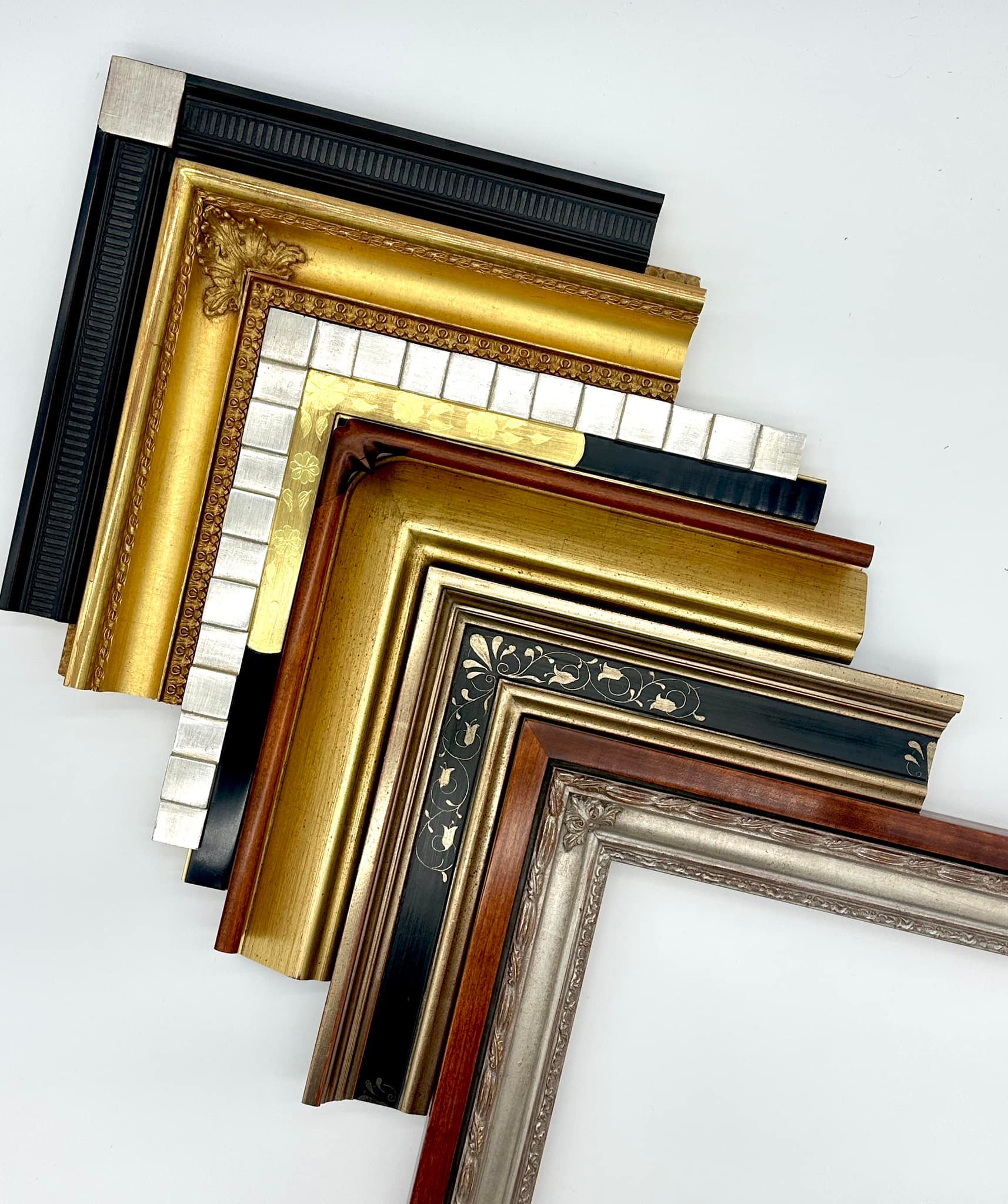 Happy #FrameFriday! Today, we’re... - Frames Unlimited | Facebook