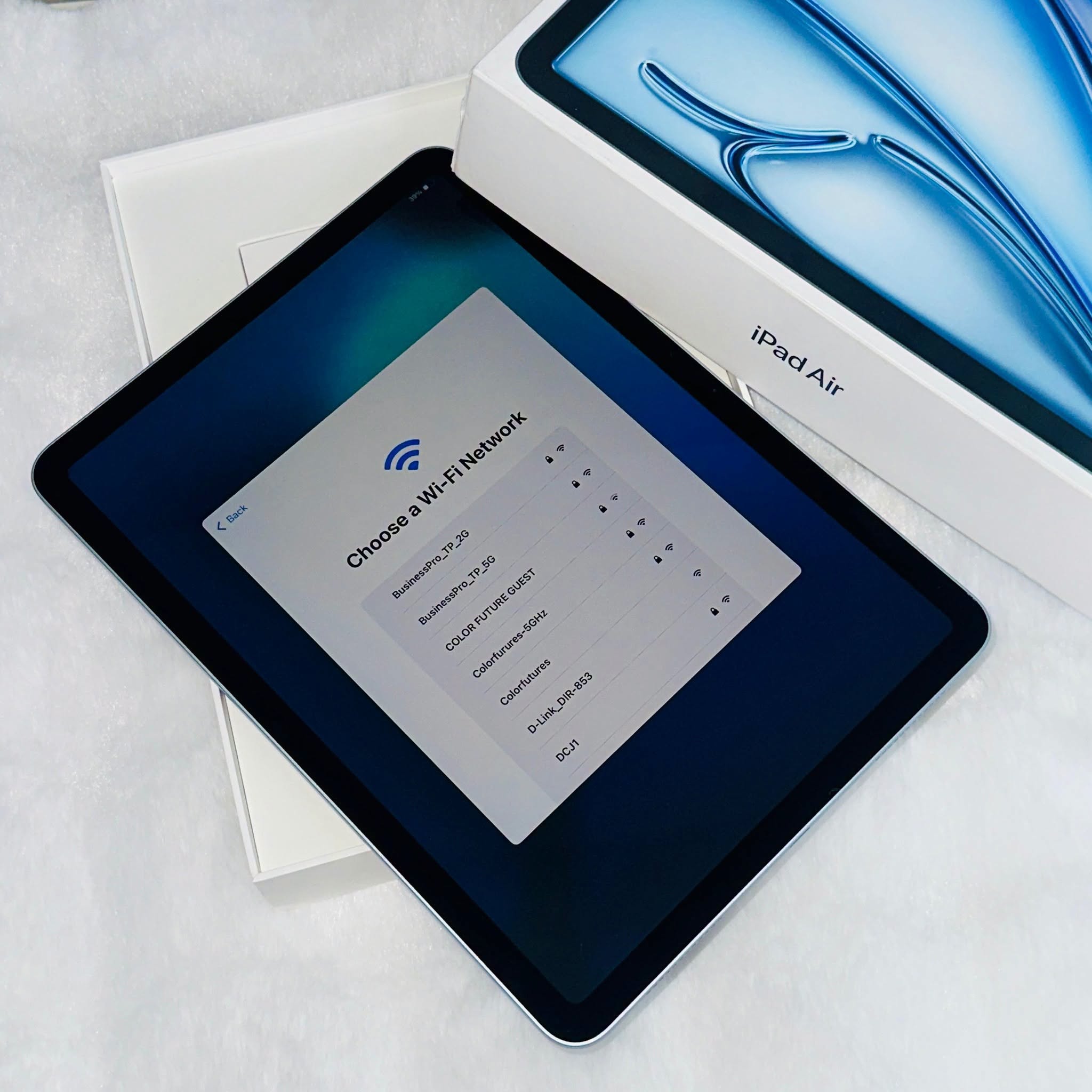 BRAND NEW AND SEALED!! IPAD AIR 11inch | 256 GB (M3) Model: iPad 
