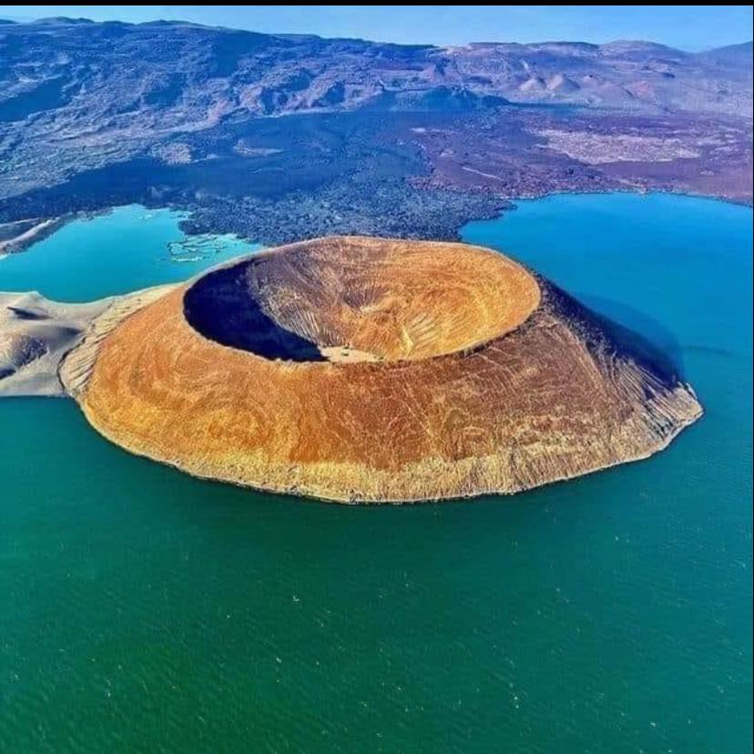 Fatos - Lago Turcana (Turkana), antes chamado de lago Rodolfo, é um ...
