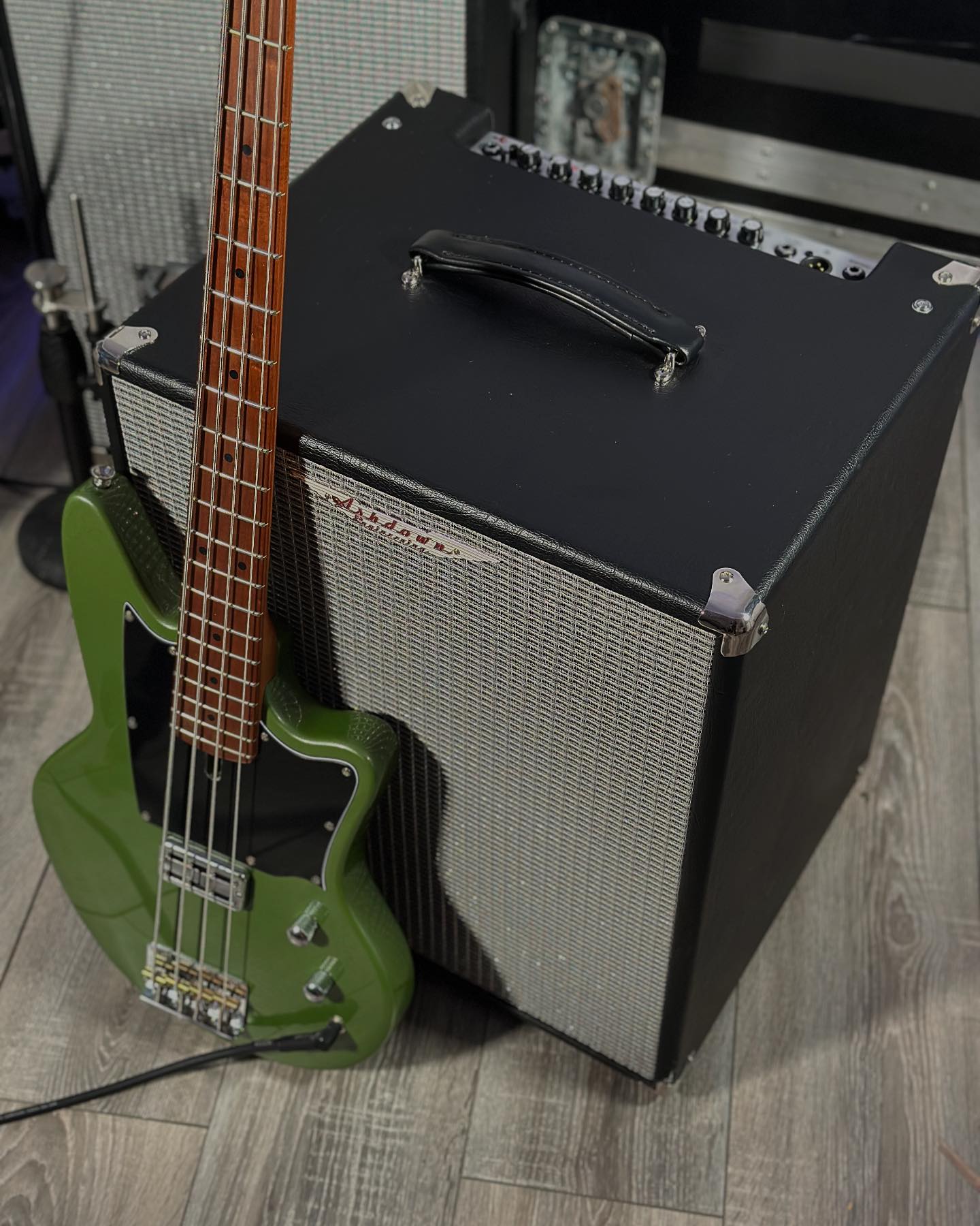 The Ashdown Mini-Rig is a 250w solid state bass head and 2x10