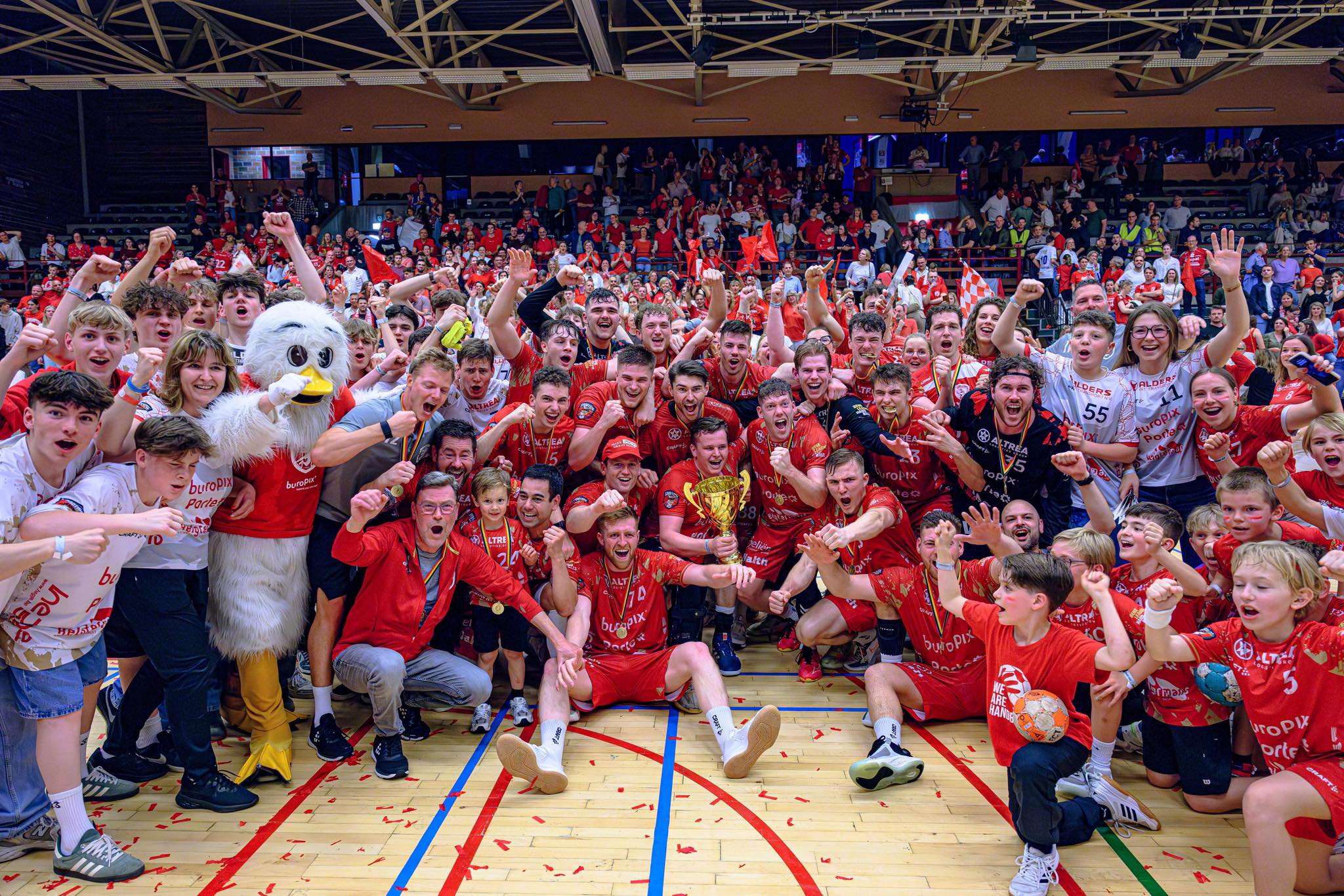 Besox Handbalclub Izegem added... - Besox Handbalclub Izegem