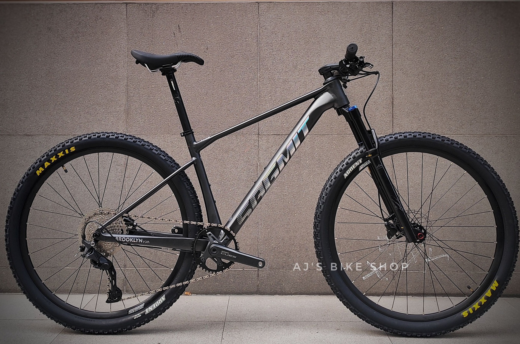 AJ'S - 🔥THE NEW SAGMIT BROOKLYN V3R (1/300) Limited 35 Units Project ...