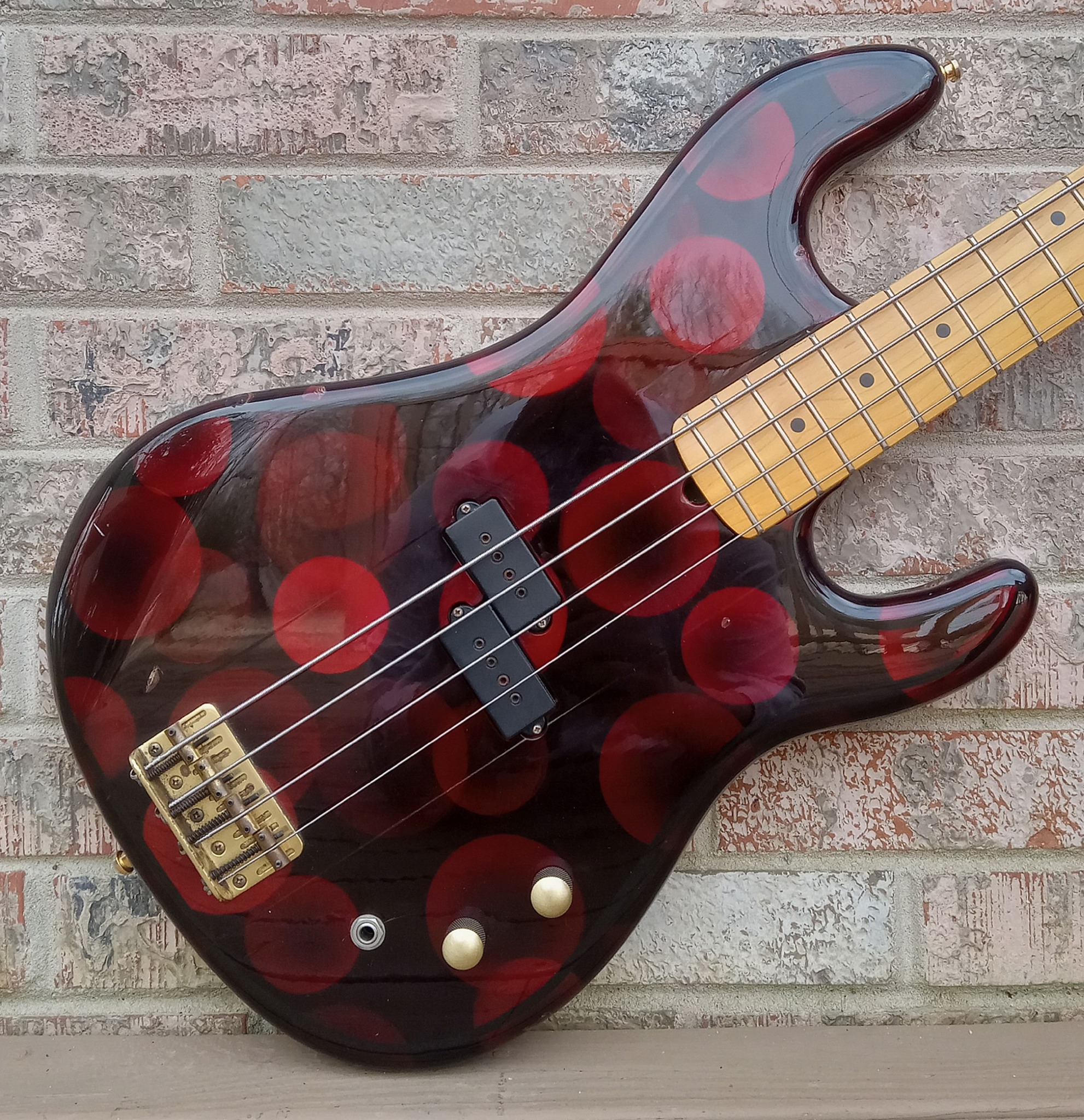 DeArmond Pilot bass guitars with unique features