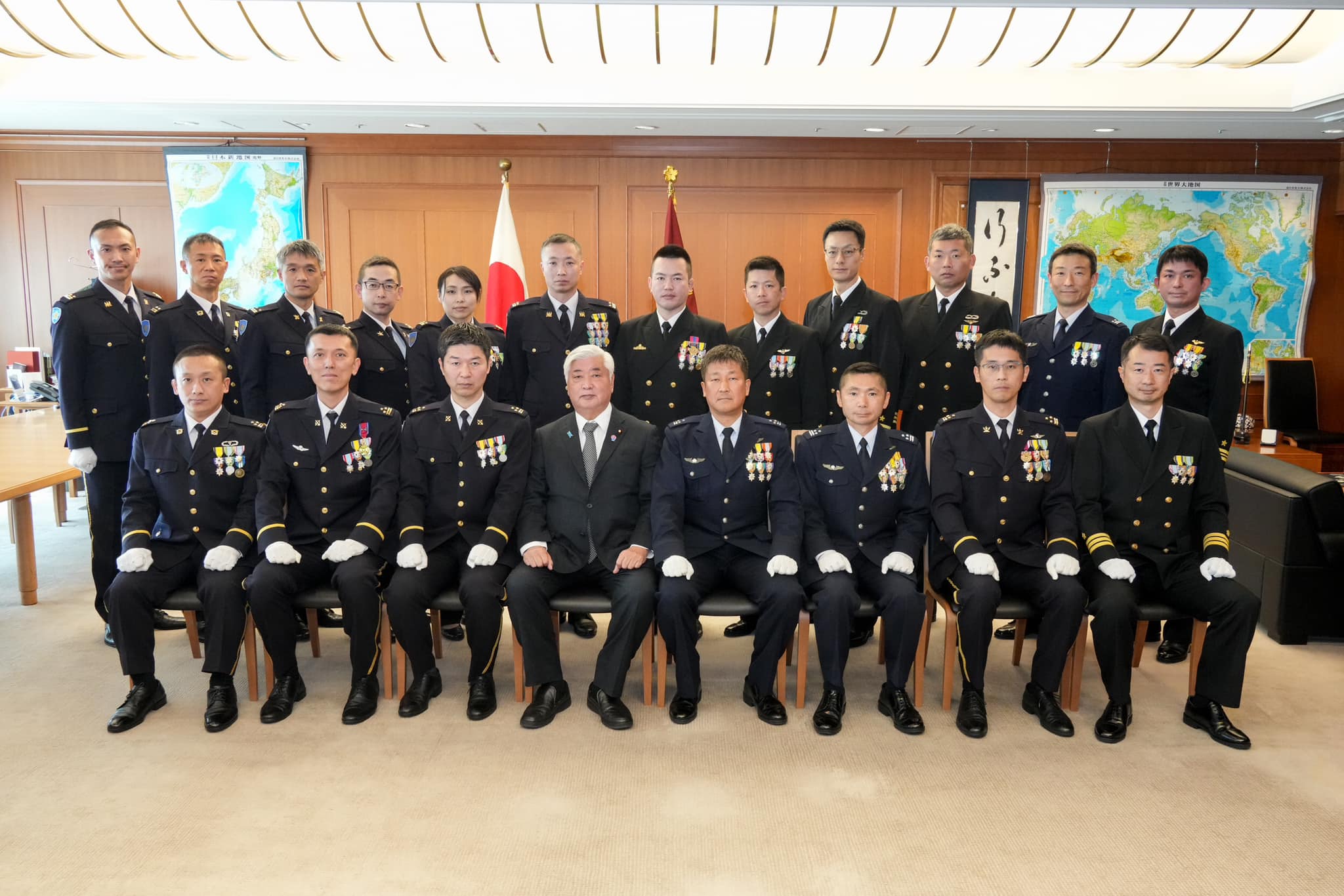 日本駐在武官団　チャレンジ 2月10日、中谷防衛大臣は、今年度末派遣予定の防衛駐在官（19名）に