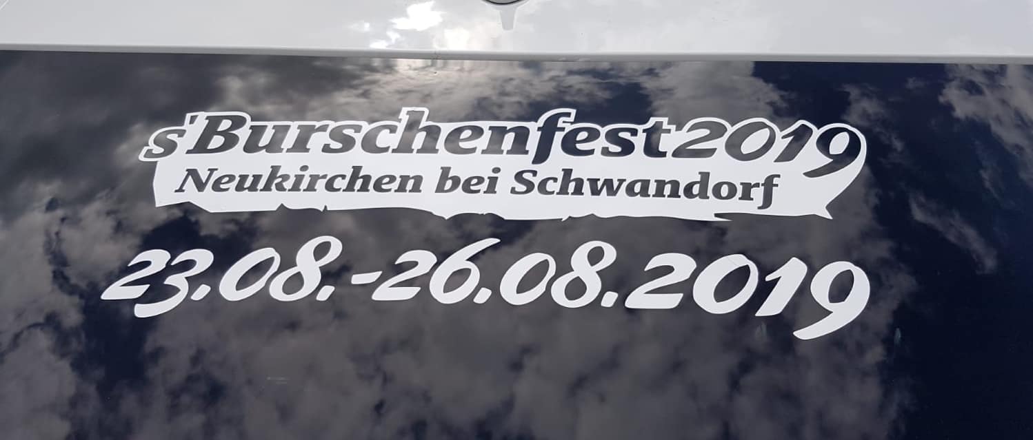 Im Wagen Vor Mir Fahrt Ein Junges S Burschenfest 2019