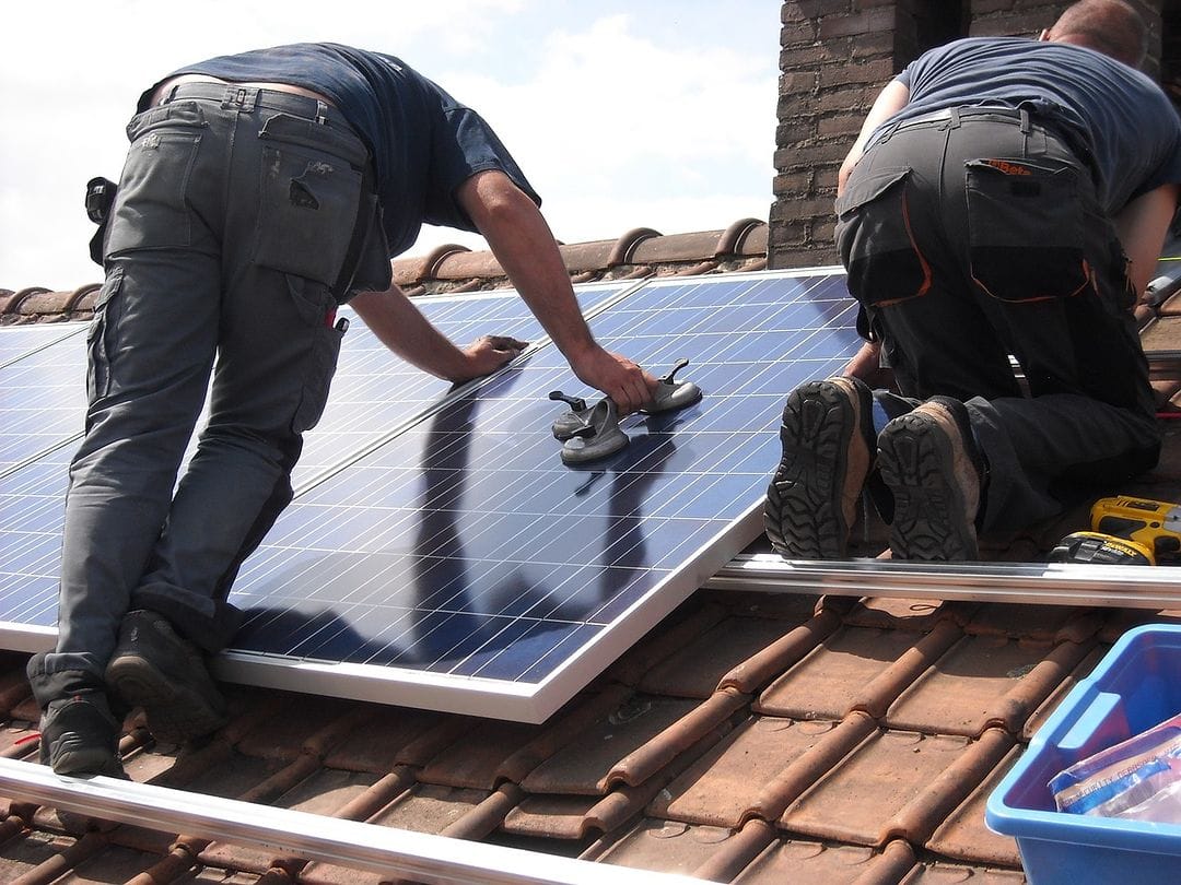 legar-ahorra-en-tu-factura-de-luz-con-energ-a-solar-somos-una