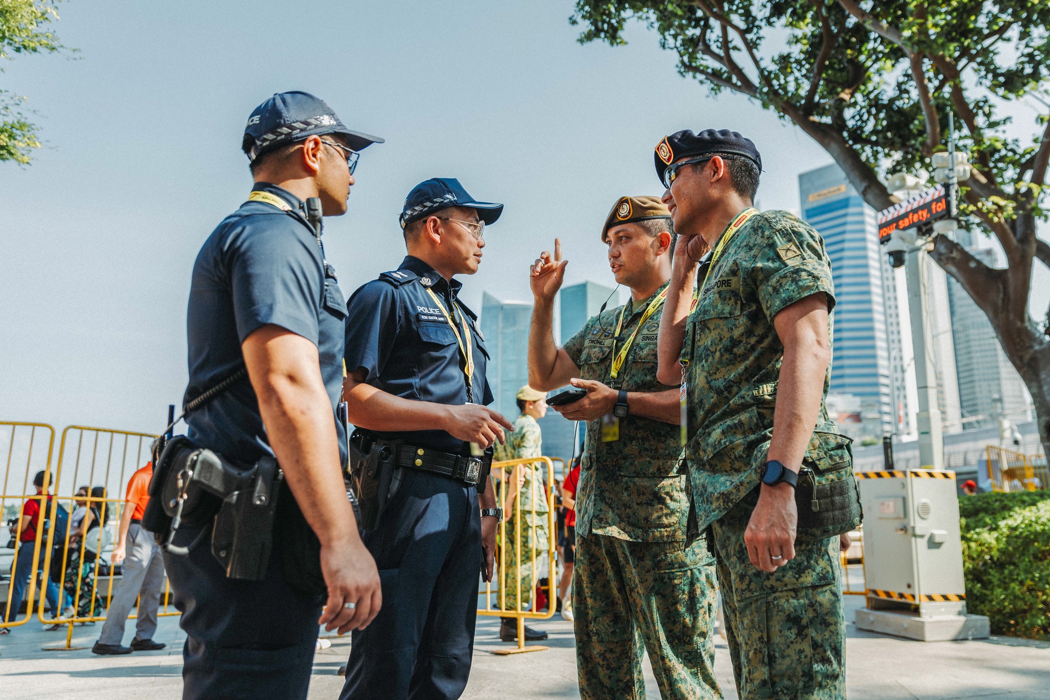 Ng - Personnel from The Singapore Army and Singapore Police Force (SPF ...