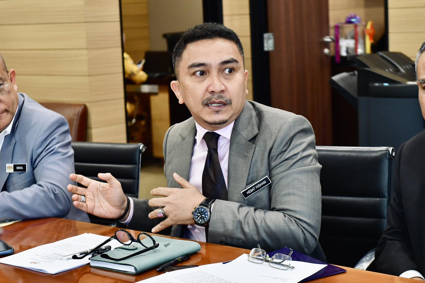Kementerian Dalam Negeri... - Kementerian Dalam Negeri (KDN)