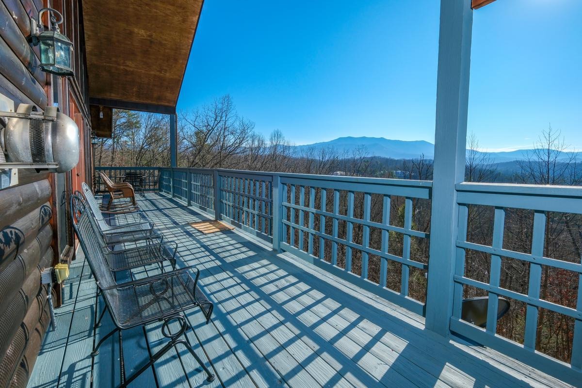 🌄 Hawks Ridge... - Colonial Properties Cabin & Resort Rentals | Facebook