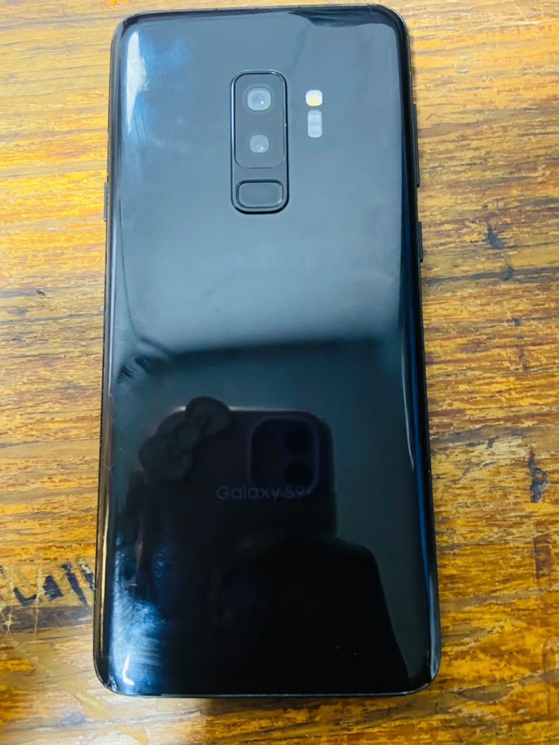 looking for a laptop to swap with this Samsung galaxy s9+ 64gb 6gb