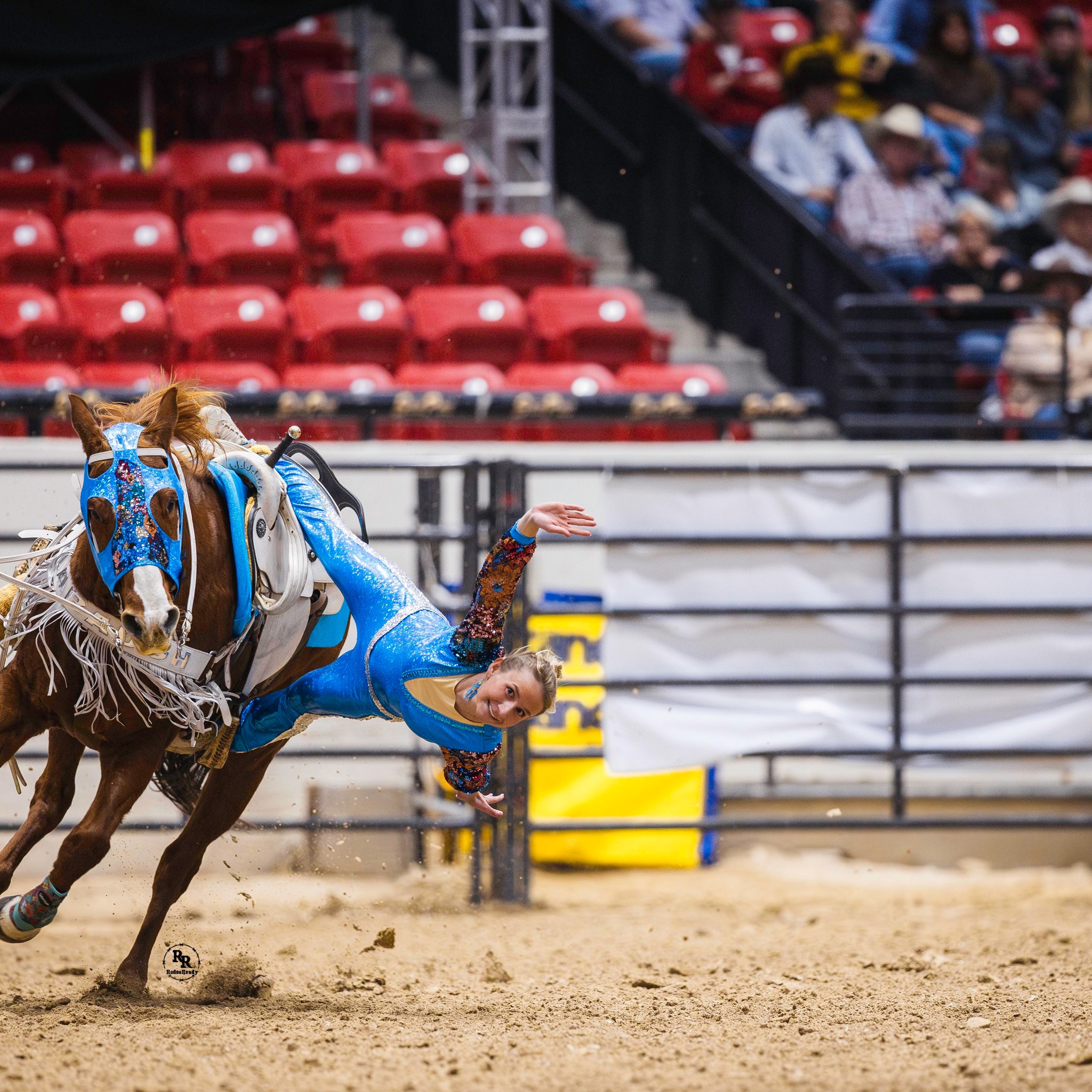 #rodeo #horsesoffacebook #trickriding #stuntwomen #WomenInSports # ...