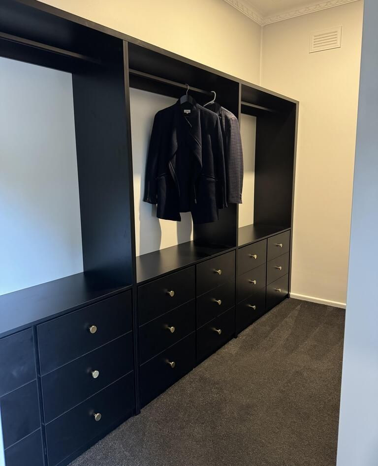 HardwareBox - Cassie's walk-in robe looks stunning! She incorporated ...