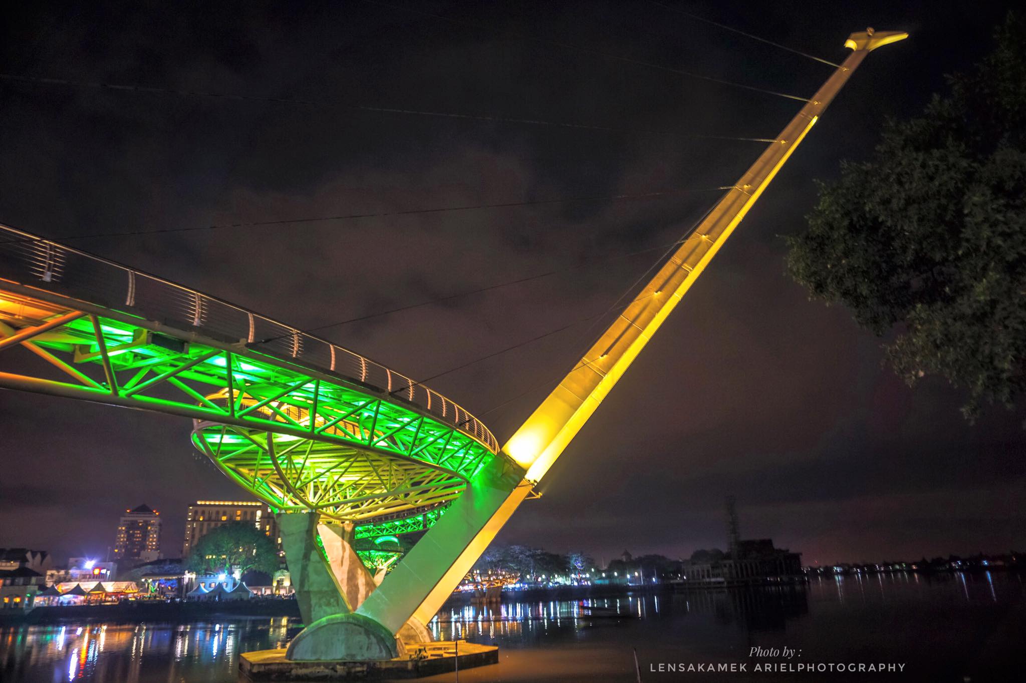 Mercu tanda Negeri Sarawak Buki... - Lensakamek Photography | Facebook