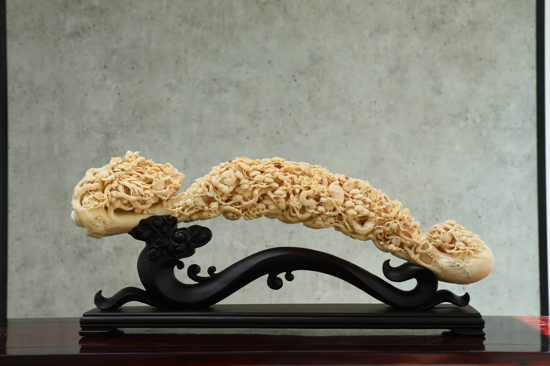 岁寒三友·摆件猛犸象牙，大师全手工雕刻尺寸：51×13×7cm 重：2050g