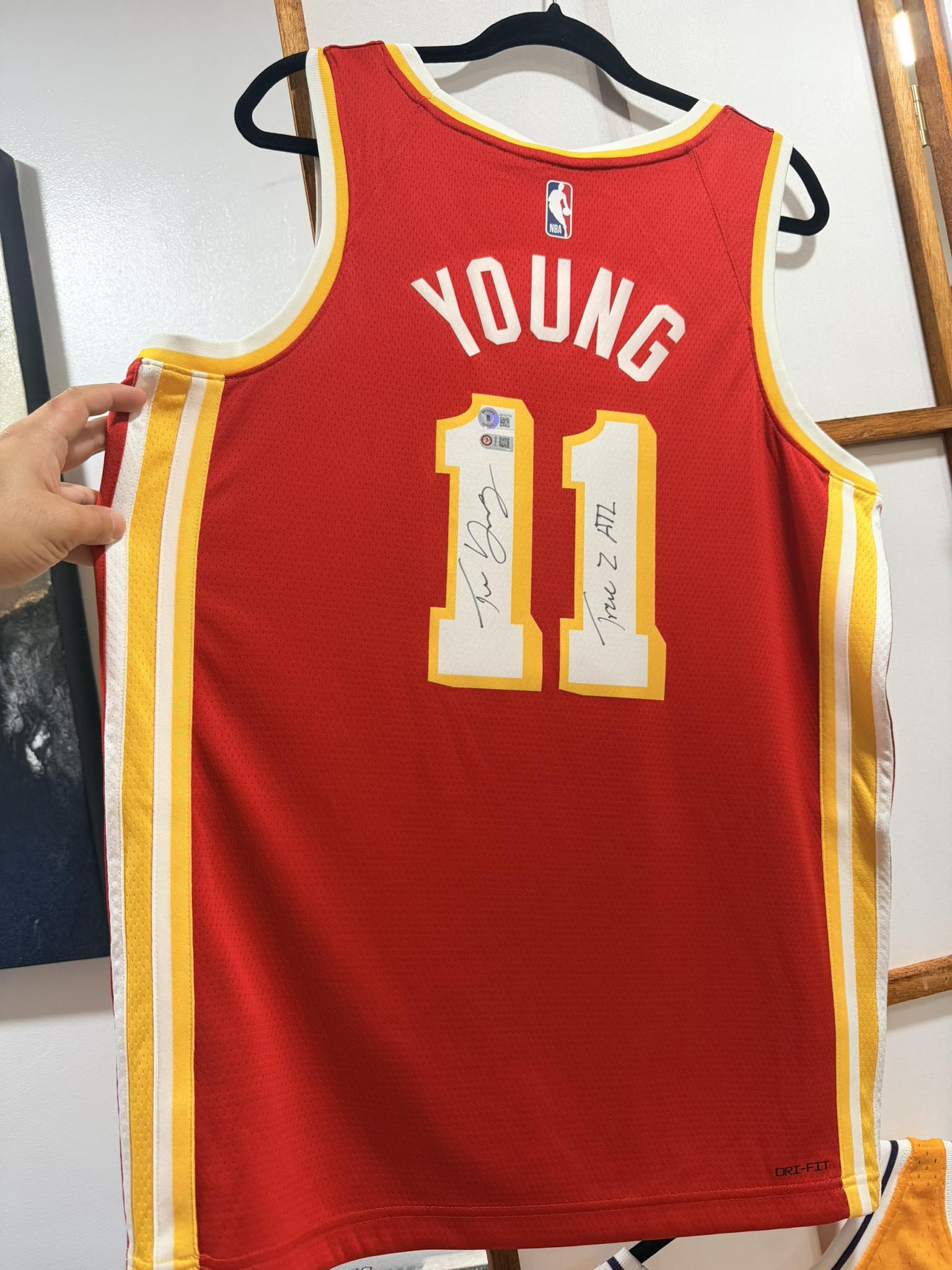 Trae Young Big signature ✓ 2 certifications ₱30,000