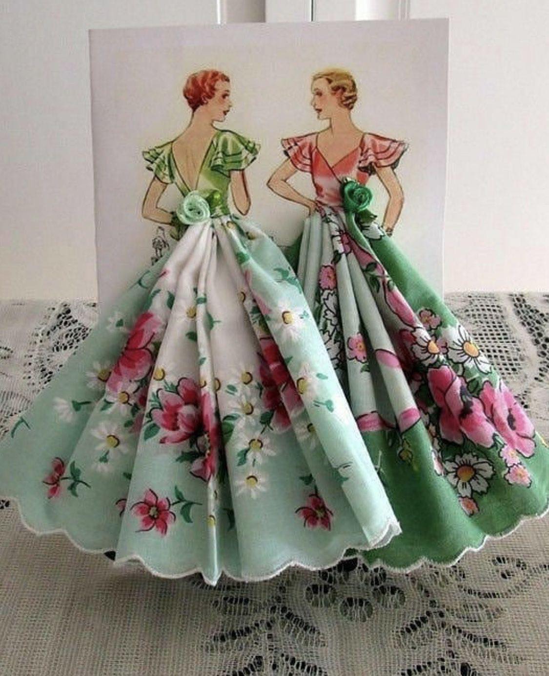 hanky dress lady How darling are these vintage hankie ladies?! 💕🌸 Such a sweet way to turn old handkerchiefs into charming art pieces! Just print or draw a simple vintage silhouette, gather a pretty Vintage handkerchief dress