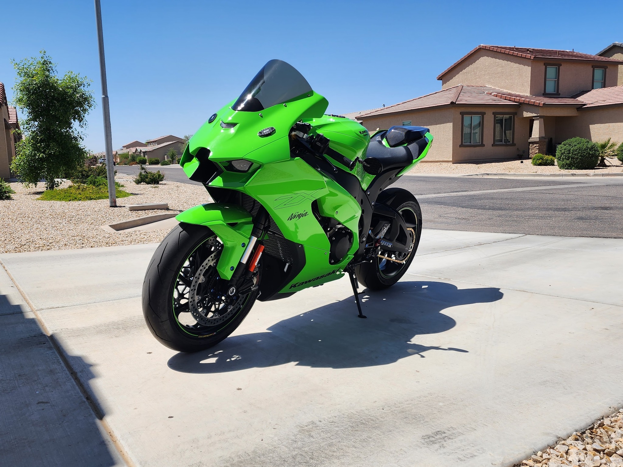 Hello everyone. Thanks for the addition. Here's my kawasaki ZX 10