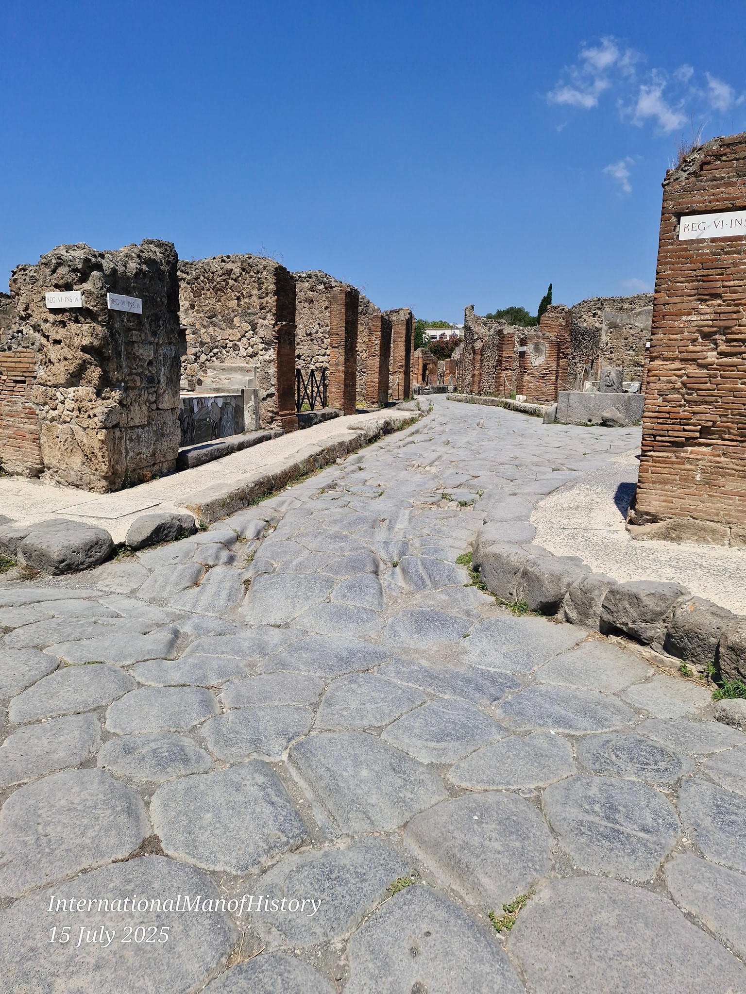 International - A junction in Pompeii, Italy, with ruts made by the ...