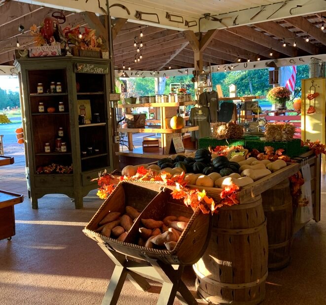 The Market at Mackintosh Fruit Farm... - Taste of Blue Ridge