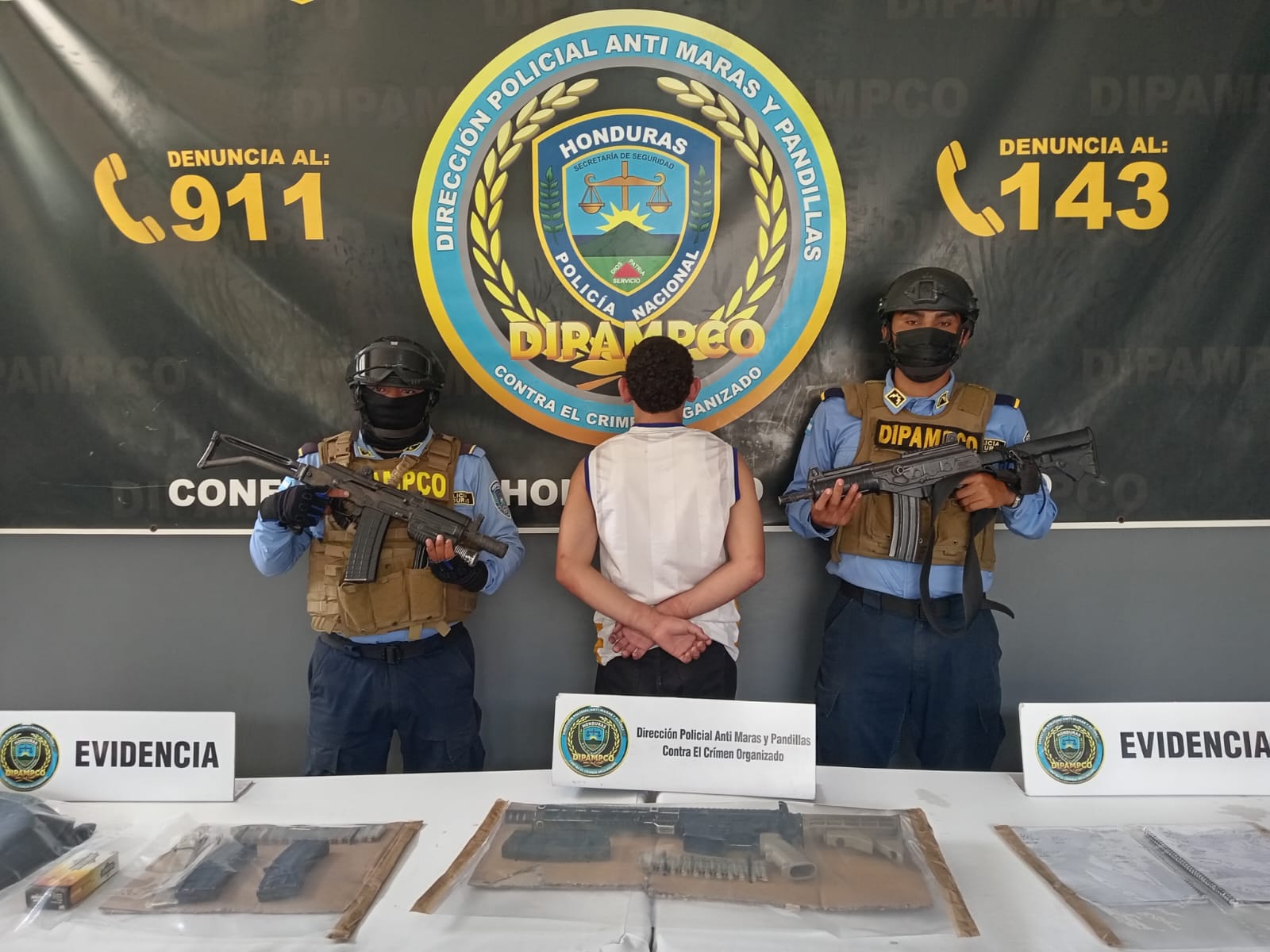 Policía Nacional de... - Policía Nacional de Honduras