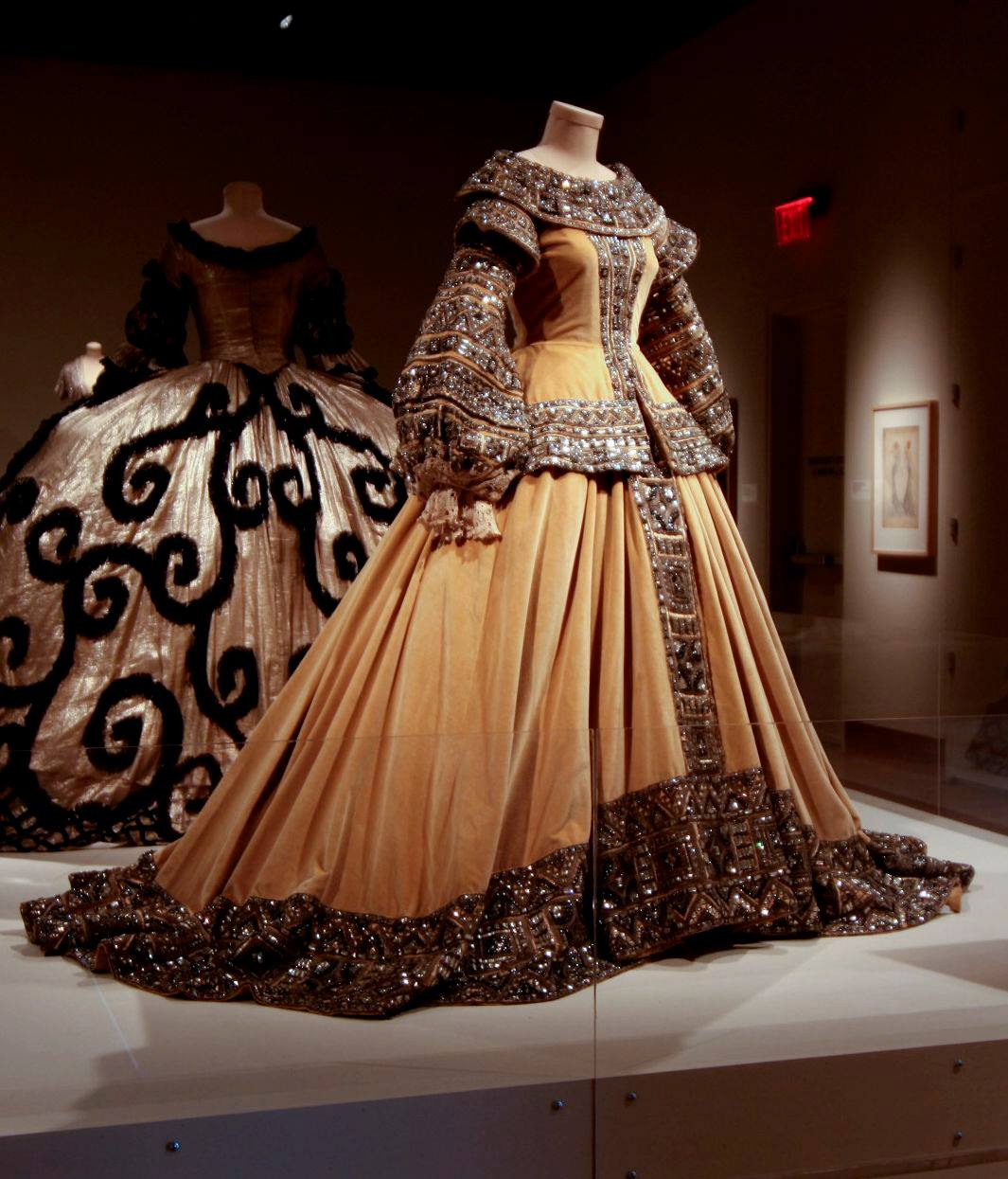 garbo formal dresses Years and years ago I saw this dress in a museum. 🙂 Greta Garbo's dress from 