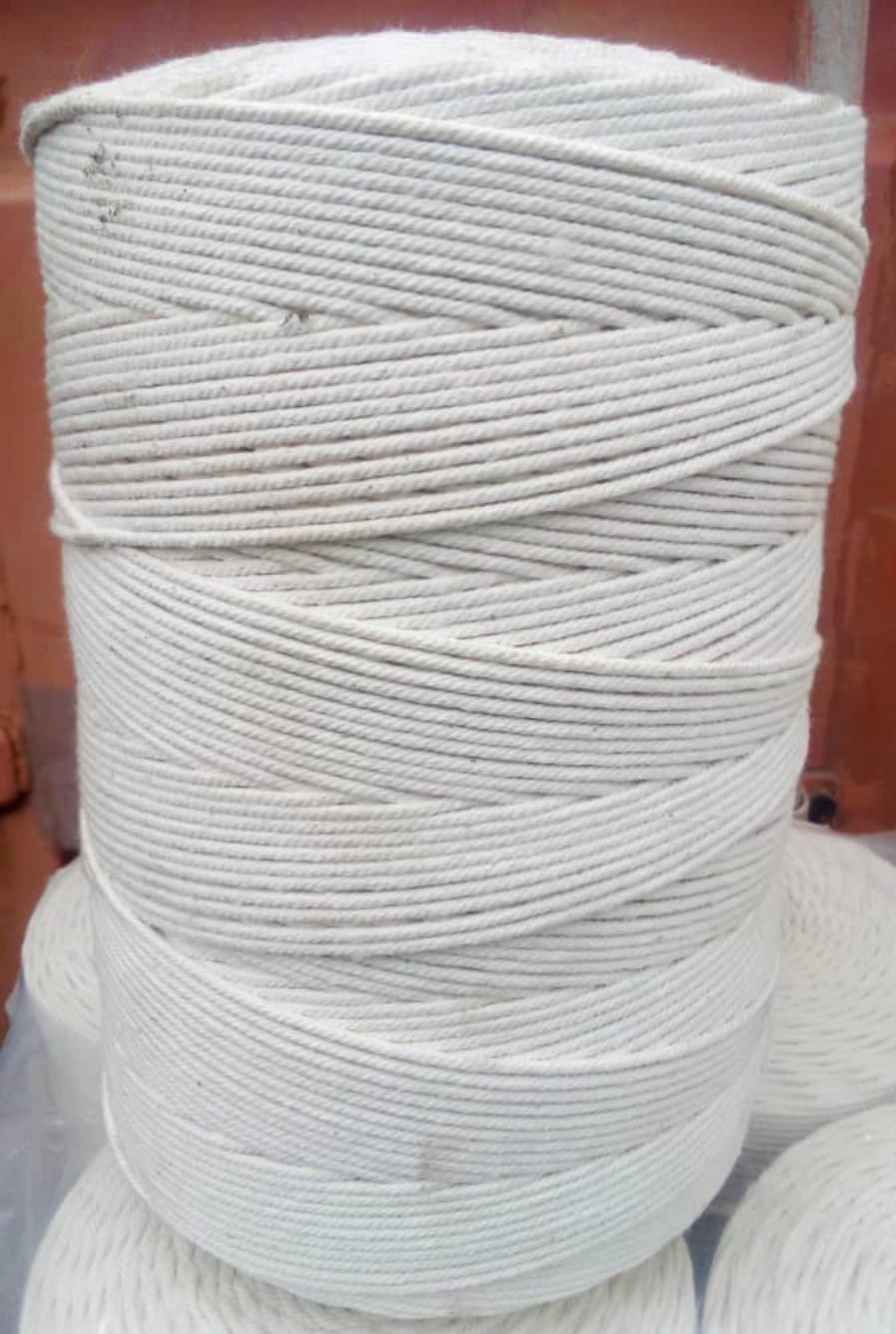 Tobacco Twine 2kg Spools for sale 5Kg black Baler Twine approximately 1600  meters in length 5kg Green Agri Baler Twine approximately 4500 meters in  length 3/80 Industrial Sewing Twine 1.8 kgs Ski
