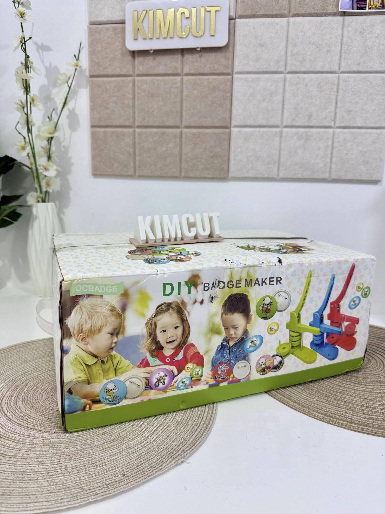 Kimcut - Dumating na din yung 2,400php badge set na may 3 moulds! Iba’t ...