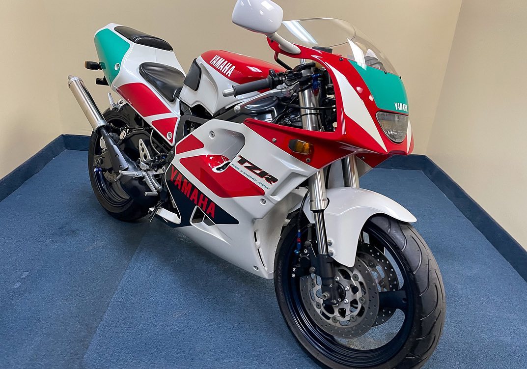 Yamaha TZR250 