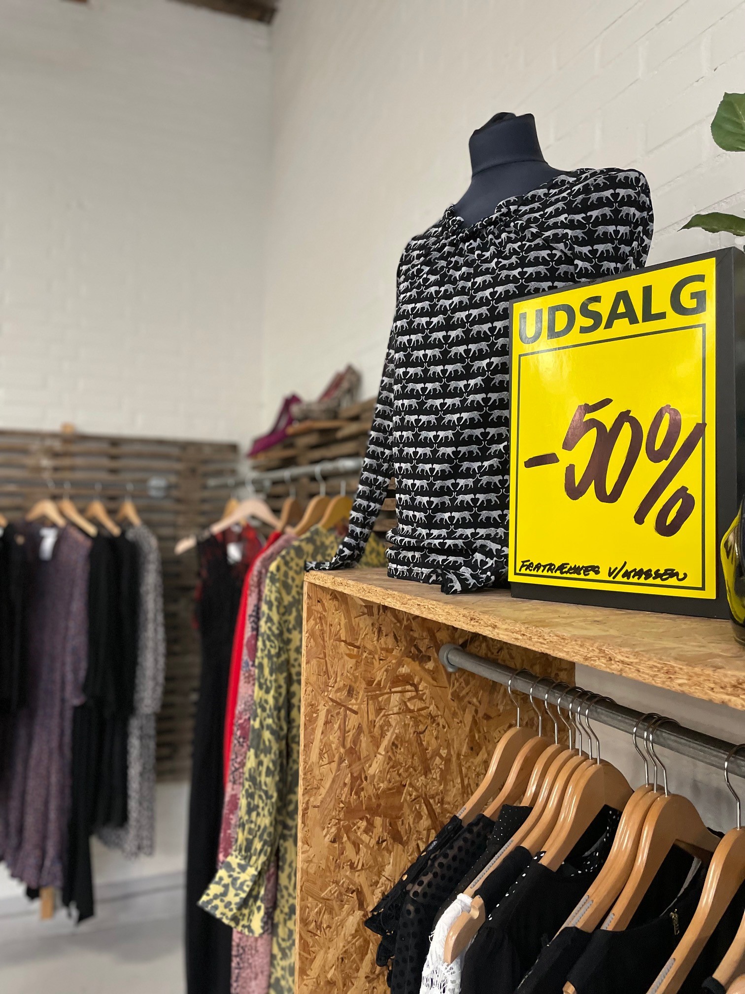 Blå Kors... - Blå Kors Genbrug, Aarhus, Paludan-Møllers Vej