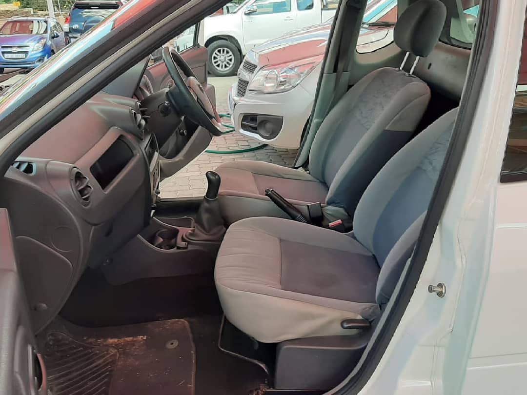 TRC CARS - 2015 Nissan NP200 1.6 Manual. Mileage is 85,000km. Clean ...