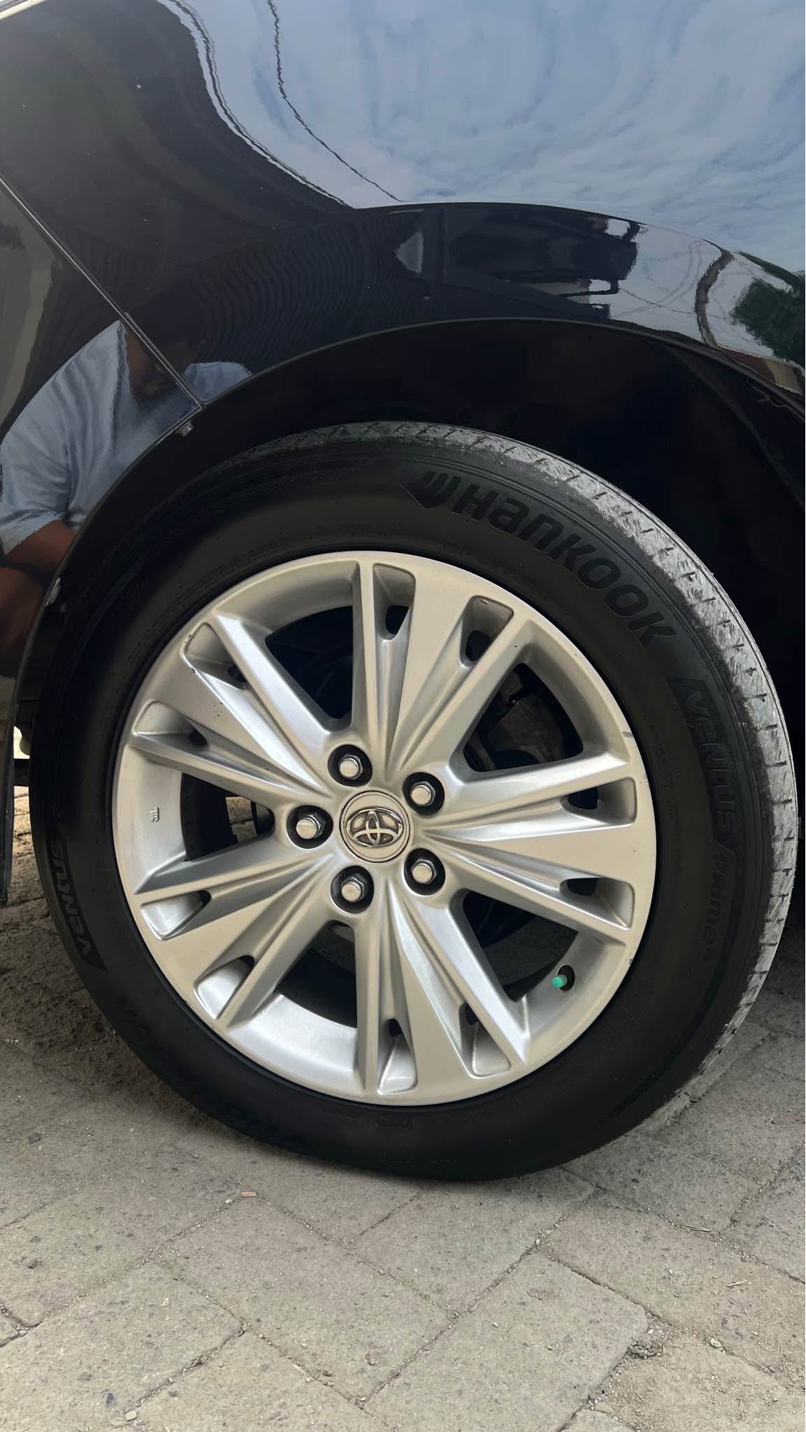 Vleg Innova Reborn R17 Tipe Q, Original Toyota PCD 5x114 - Car Wheels ...