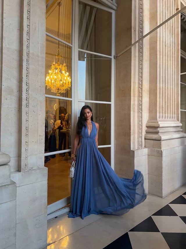 sexy blue dress Royal Sequins Cap Sleeve Prom Split while the sleeveless design keeps the look sleek and modern sexy #blue #dress  @jarinpat