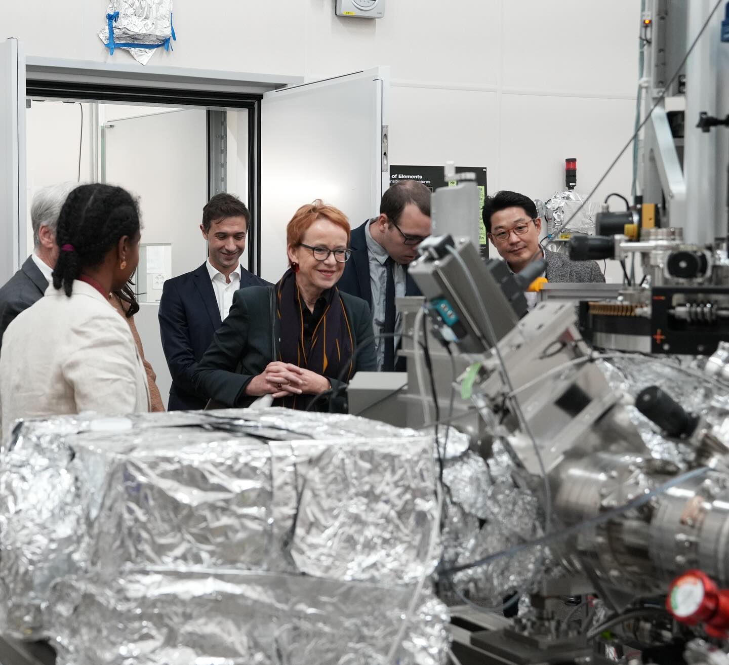 [English below] 지난달은... - Center for Quantum Nanoscience | Facebook