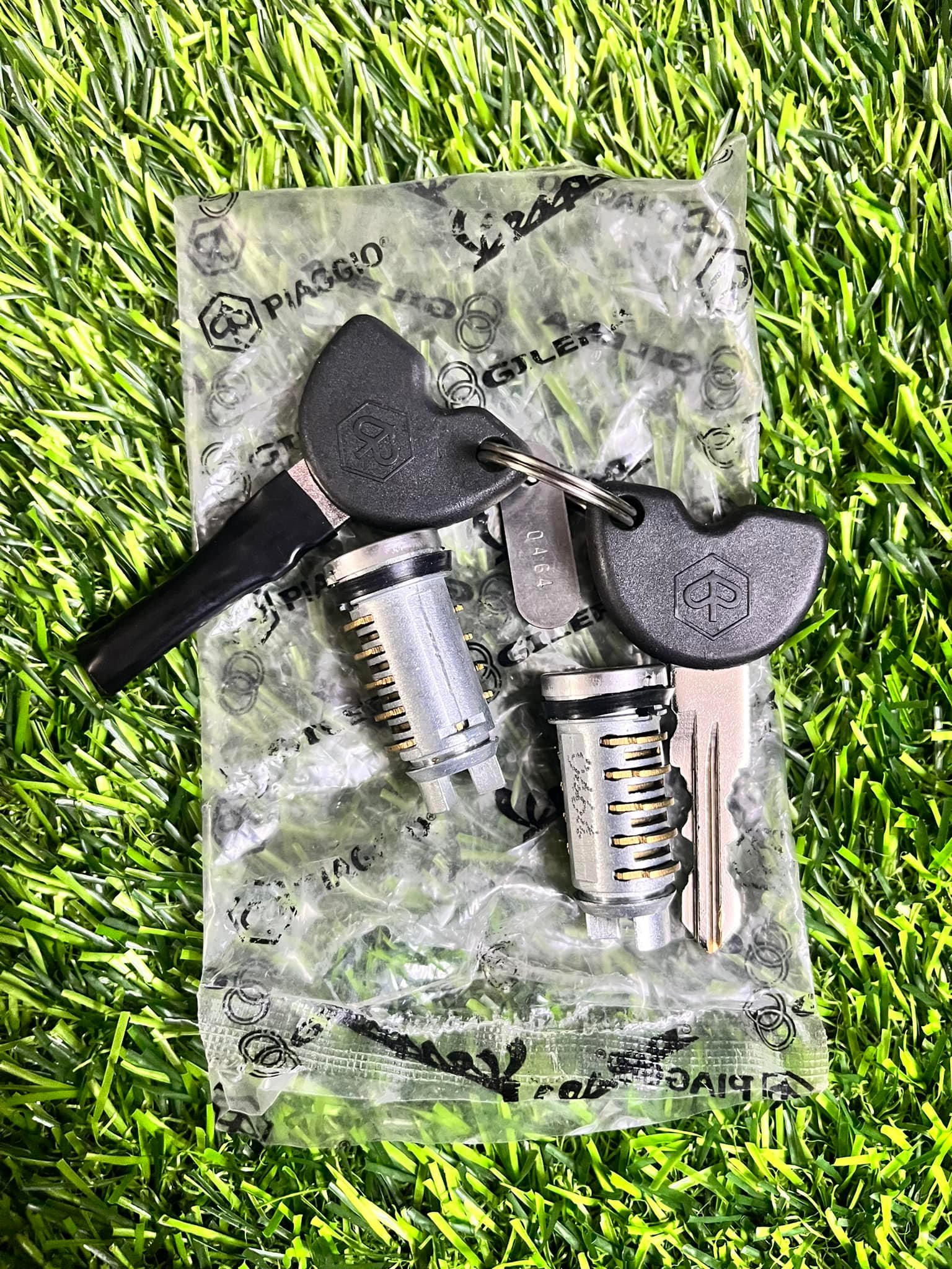 Kit Serrure Origine Piaggio 50 ZIP - 2 Barillets + 2 Clés Neuf Neiman Et Selle