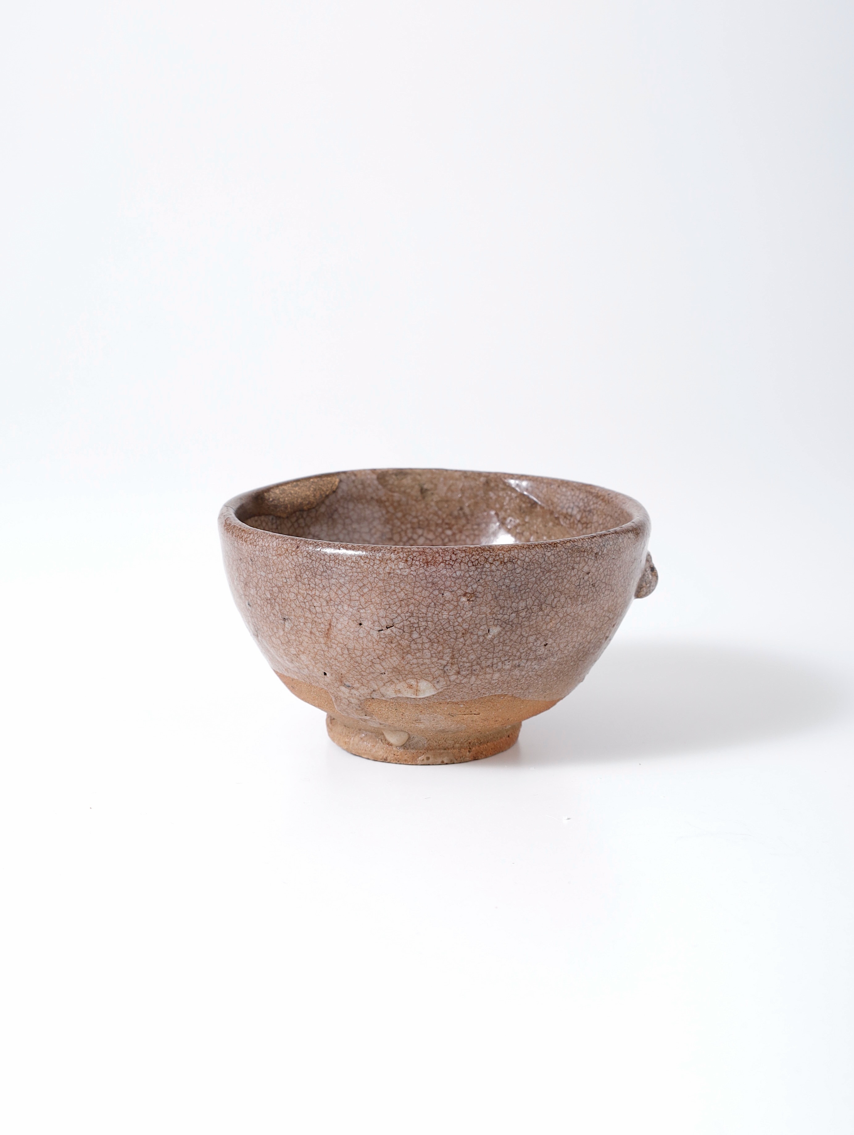 中国、南宋時代に浙江省にあった伝説的な青磁窯である哥窯。清時代の