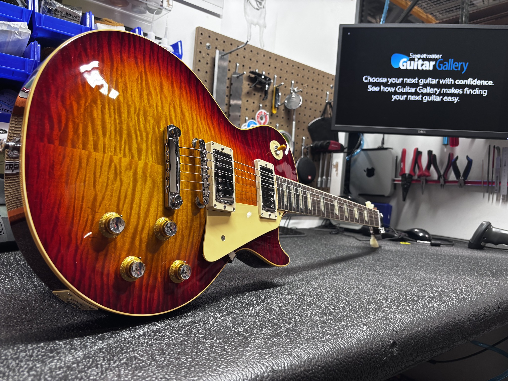 With its AAA flame maple top, vintage-accurate specs, and tone 
