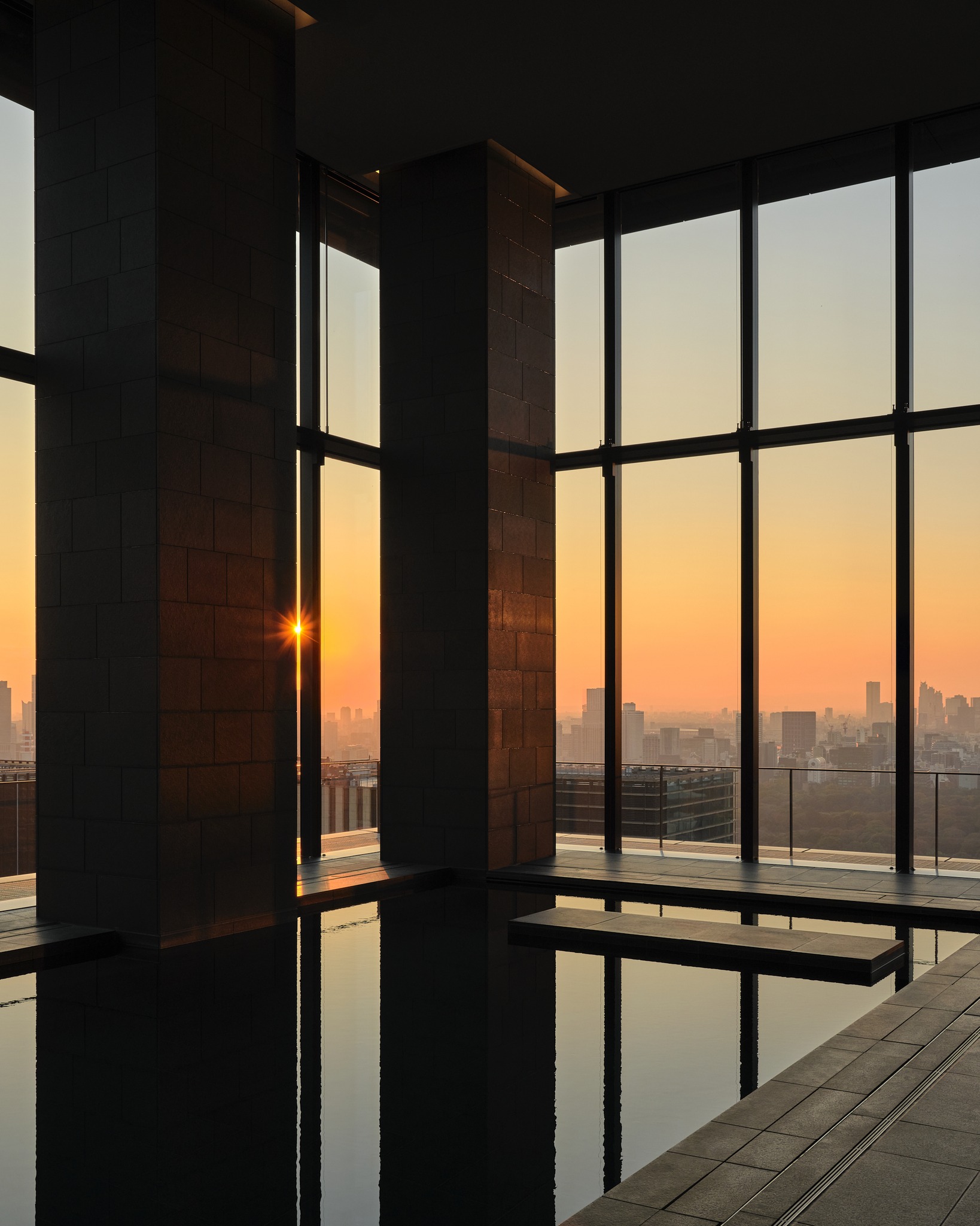 アマン - Nature meets city in the portrait painted from the windows of our ...