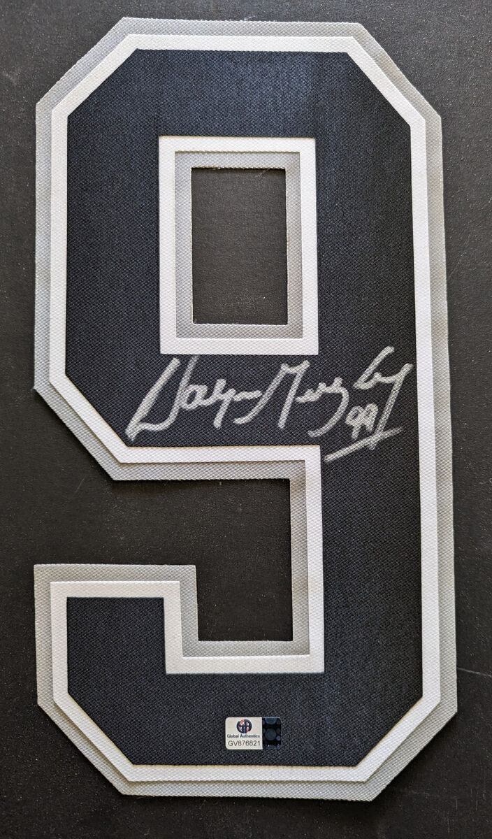 Signatures - Elevate your sports memorabilia collection with this Wayne ...