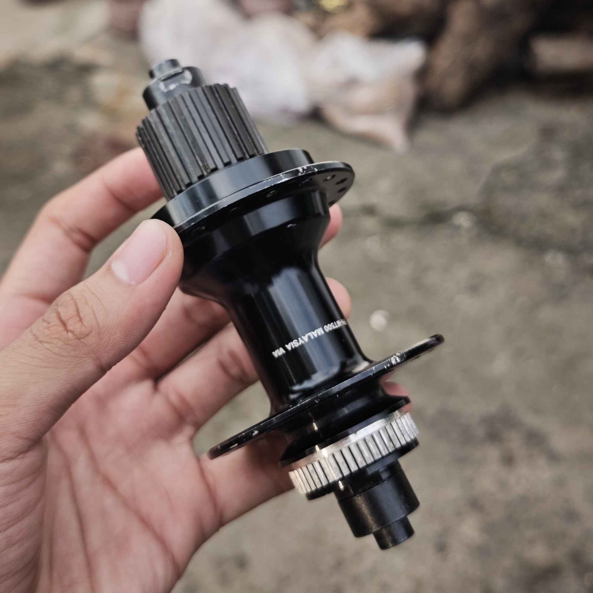 Shimano FH-MT500 rear hub microspline Good Condition / No Physical