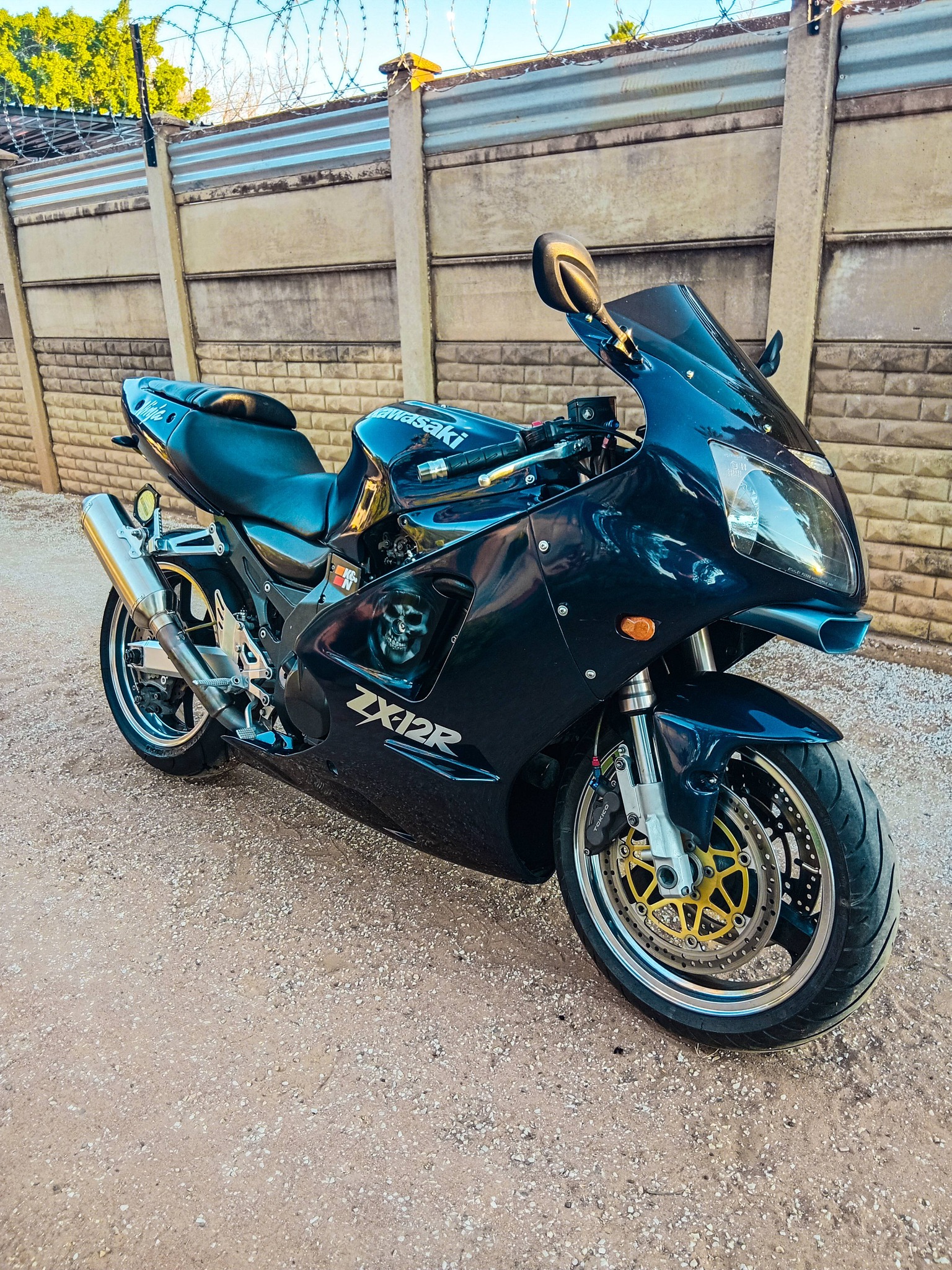 Kawasaki ZX12R for sale with new parts