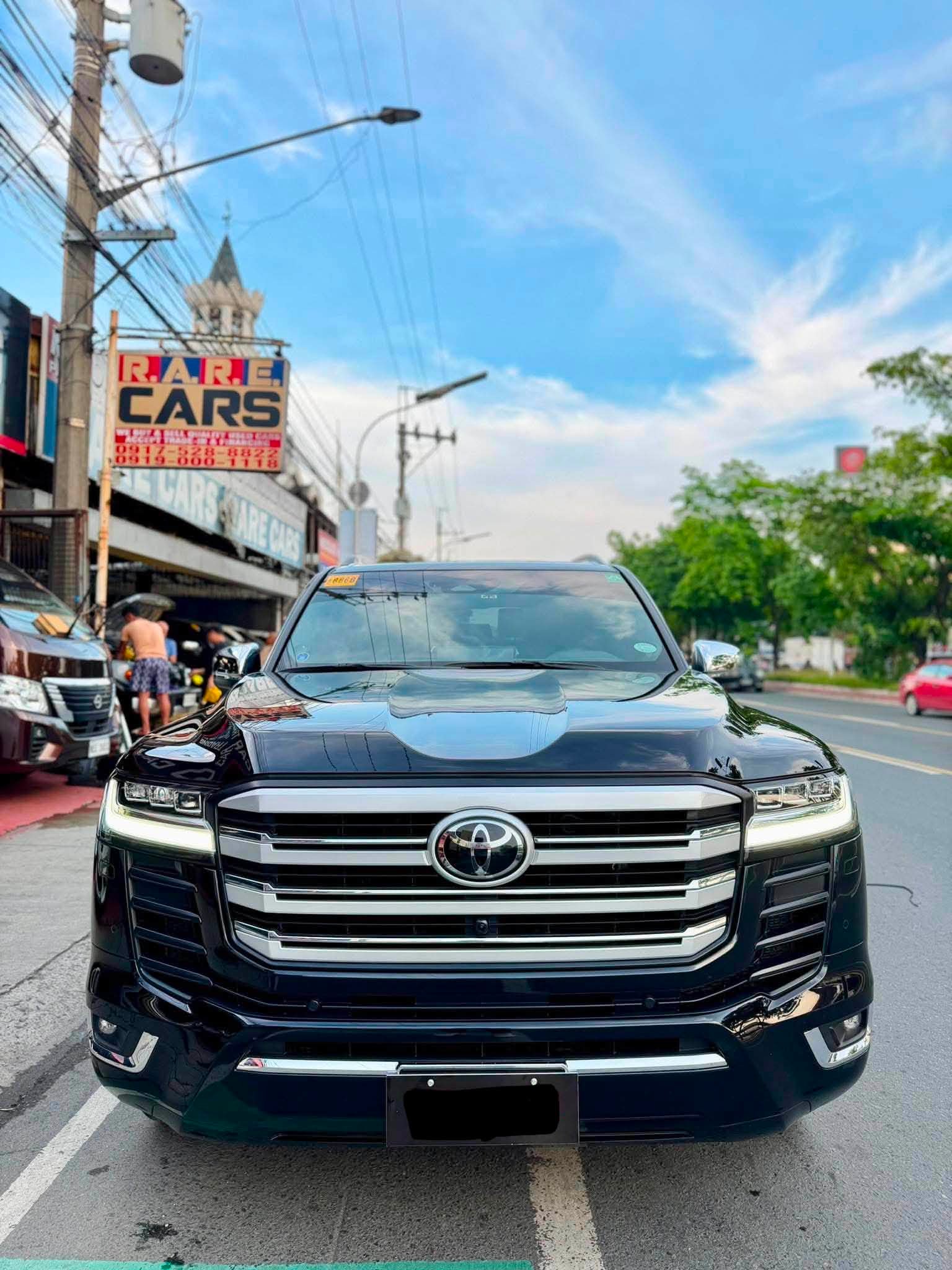 Toyota Land Cruiser 300 4x4 for sale with 3000 mileage