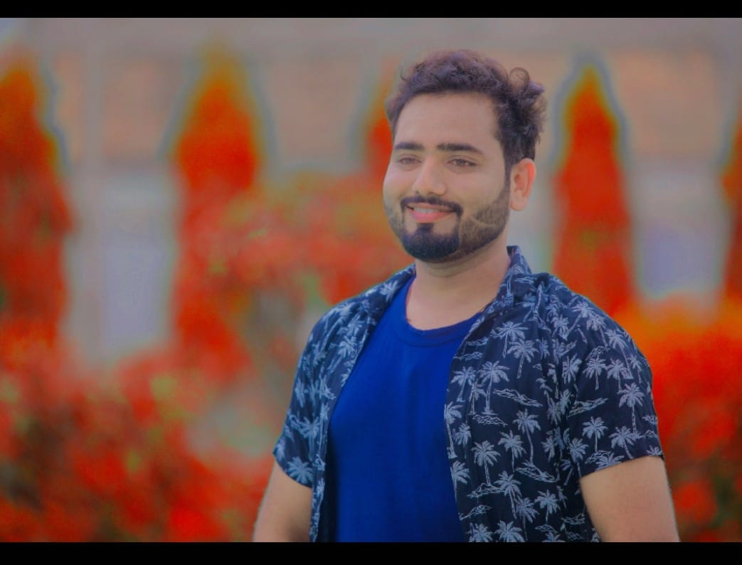 Singer Prateek rai
