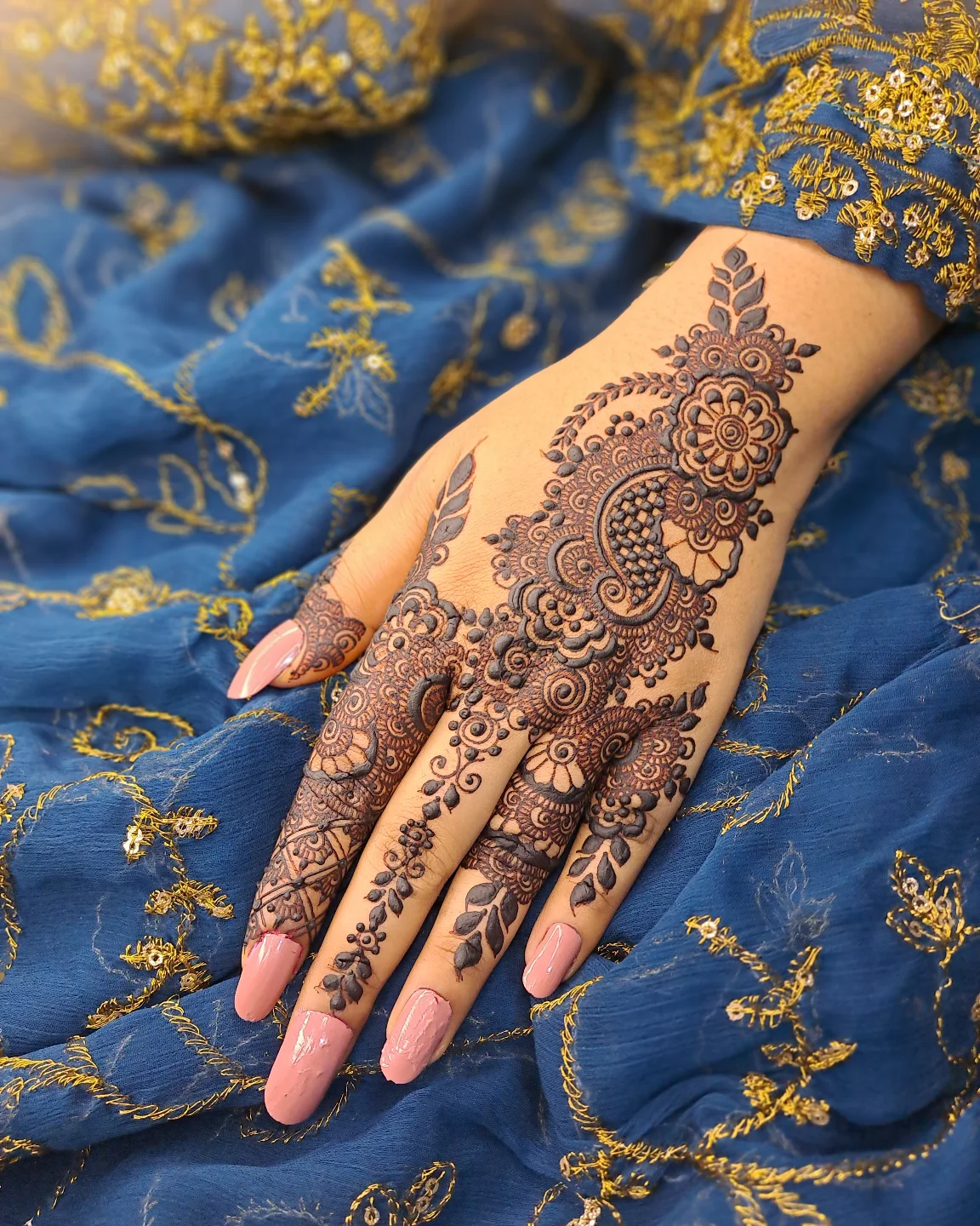 Sidra - ︎ ~Eid Henna Collection~ ︎ NAQSH~•Day 21•~ Eid Henna Slots Are ...