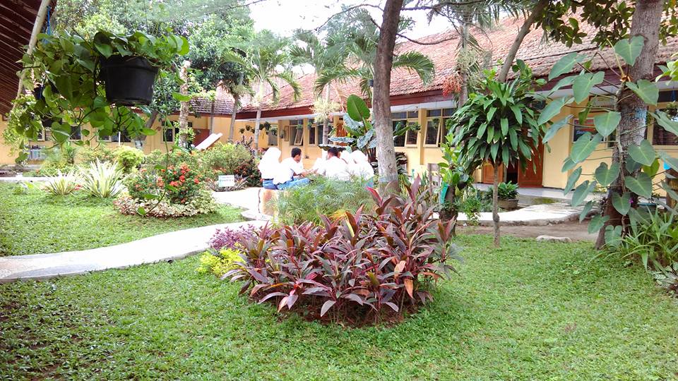 Sekolah ku,sekolah kamu dan... - SMAN 1 SOOKO Mojokerto