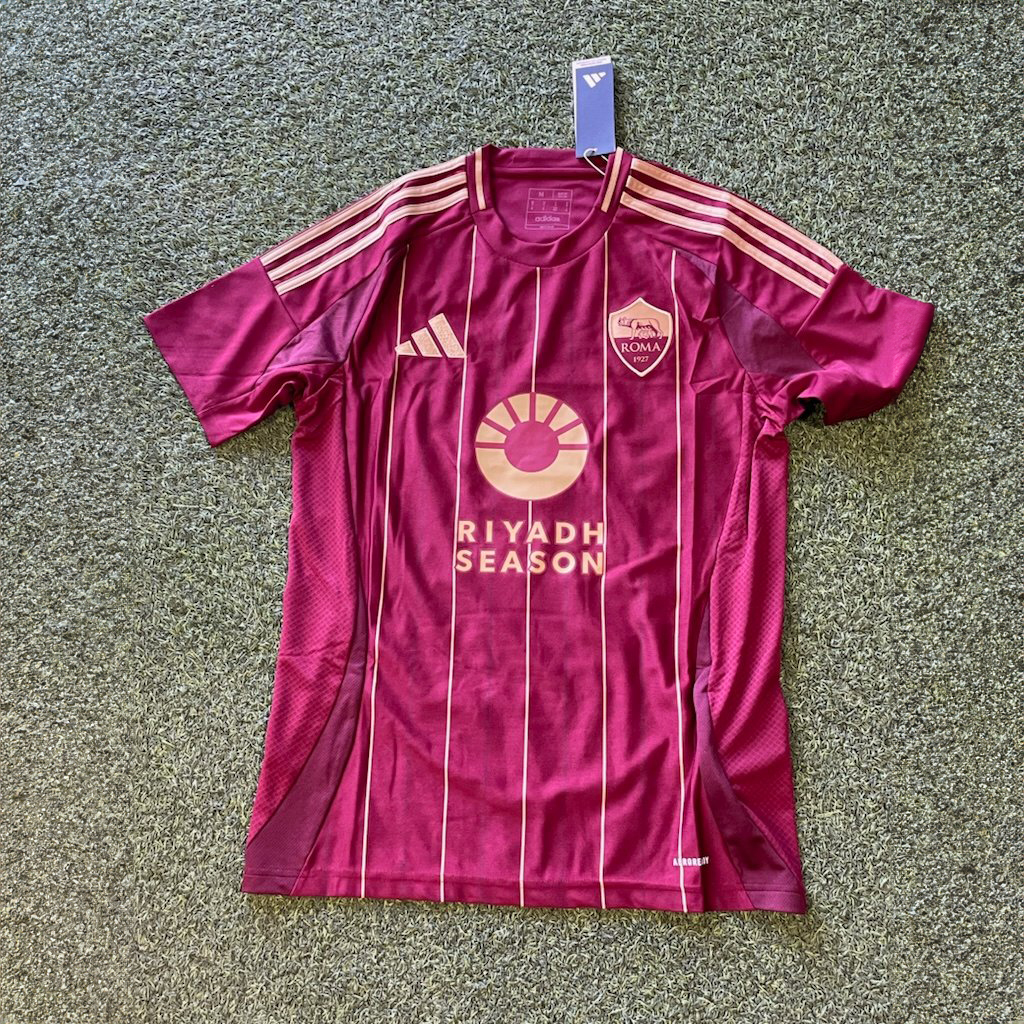 🇮🇹🏛️ AS Roma's new away kit for the 2023/24 season.