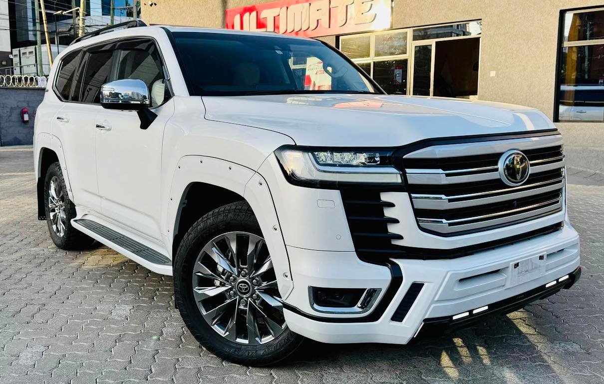 2022 MODEL LAND CRUISER ZX DIESEL JUST ARRIVED ON OFFER 17,999,999